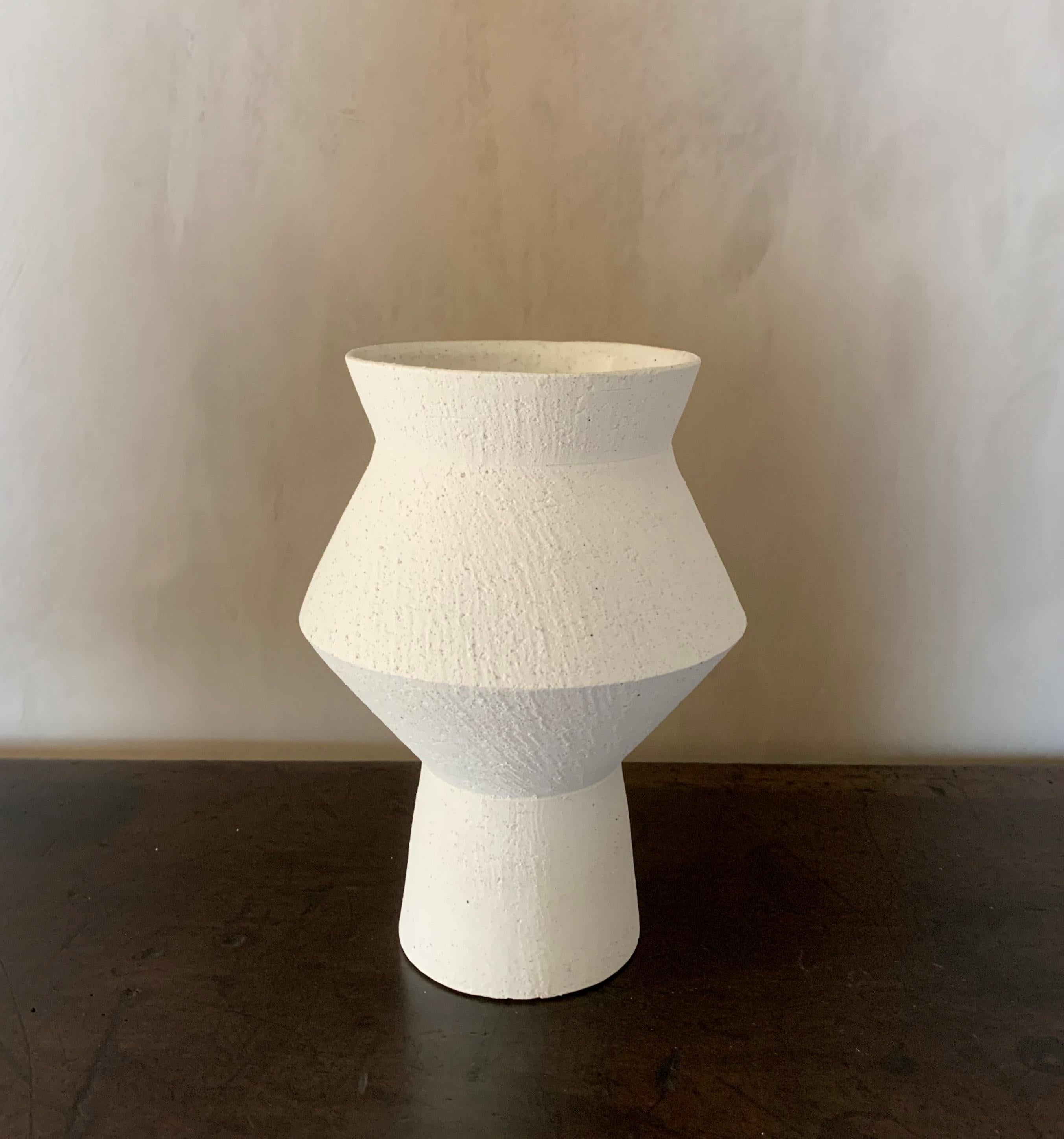 Set of 2 Contemporary Geometric Ceramic Vases For Sale 2
