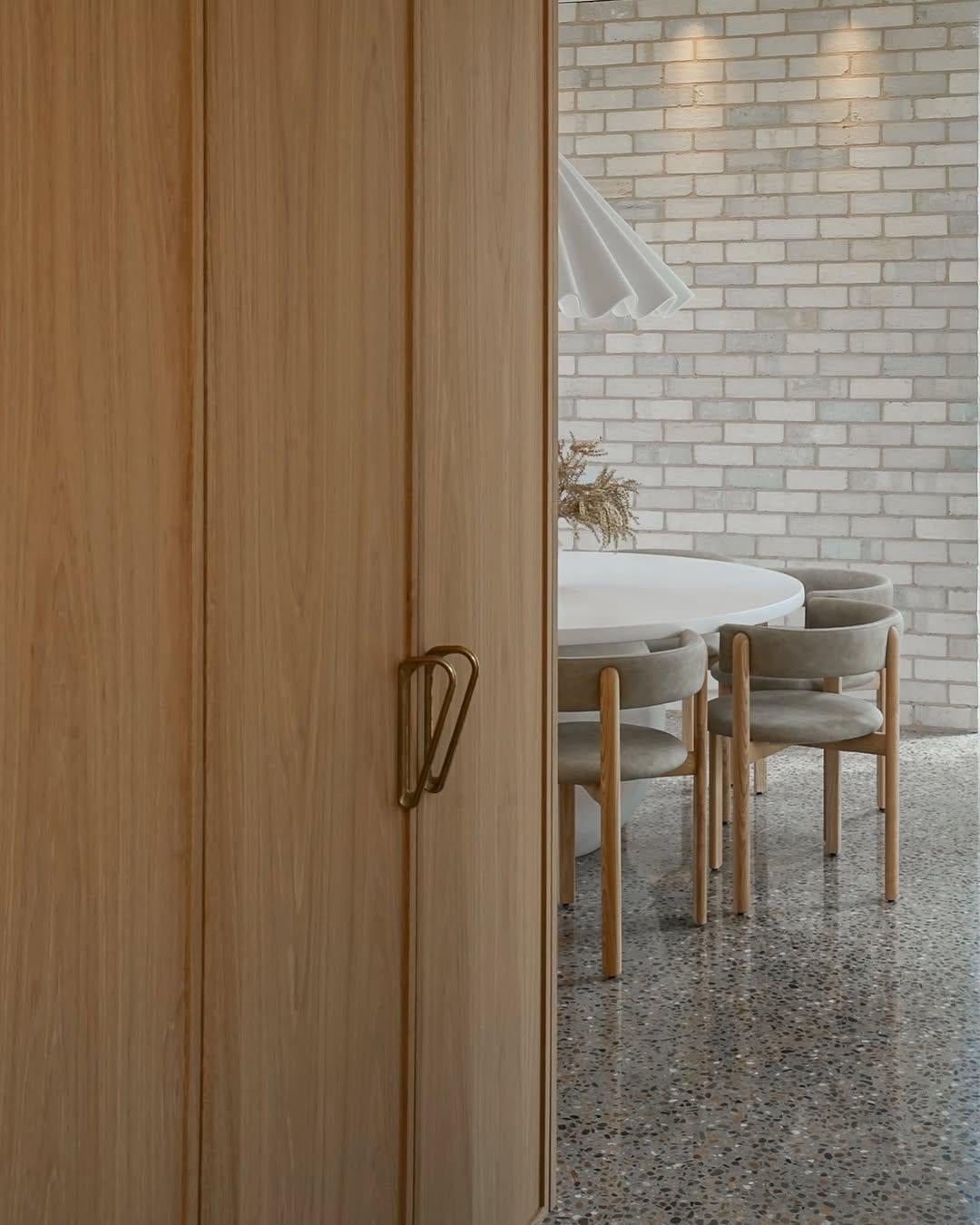 Ensemble de 2 poignées de planchas contemporaines en laiton doré par Henry Wilson en vente 3