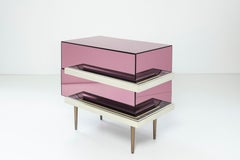 Satz von 2 zeitgenössischen verspiegelten Nachttischen mit champagnerfarbenen Zierleisten Griffe