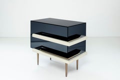 Set of 2 Contemporary Mirrored Nightstands with Champagne Moldings Handles