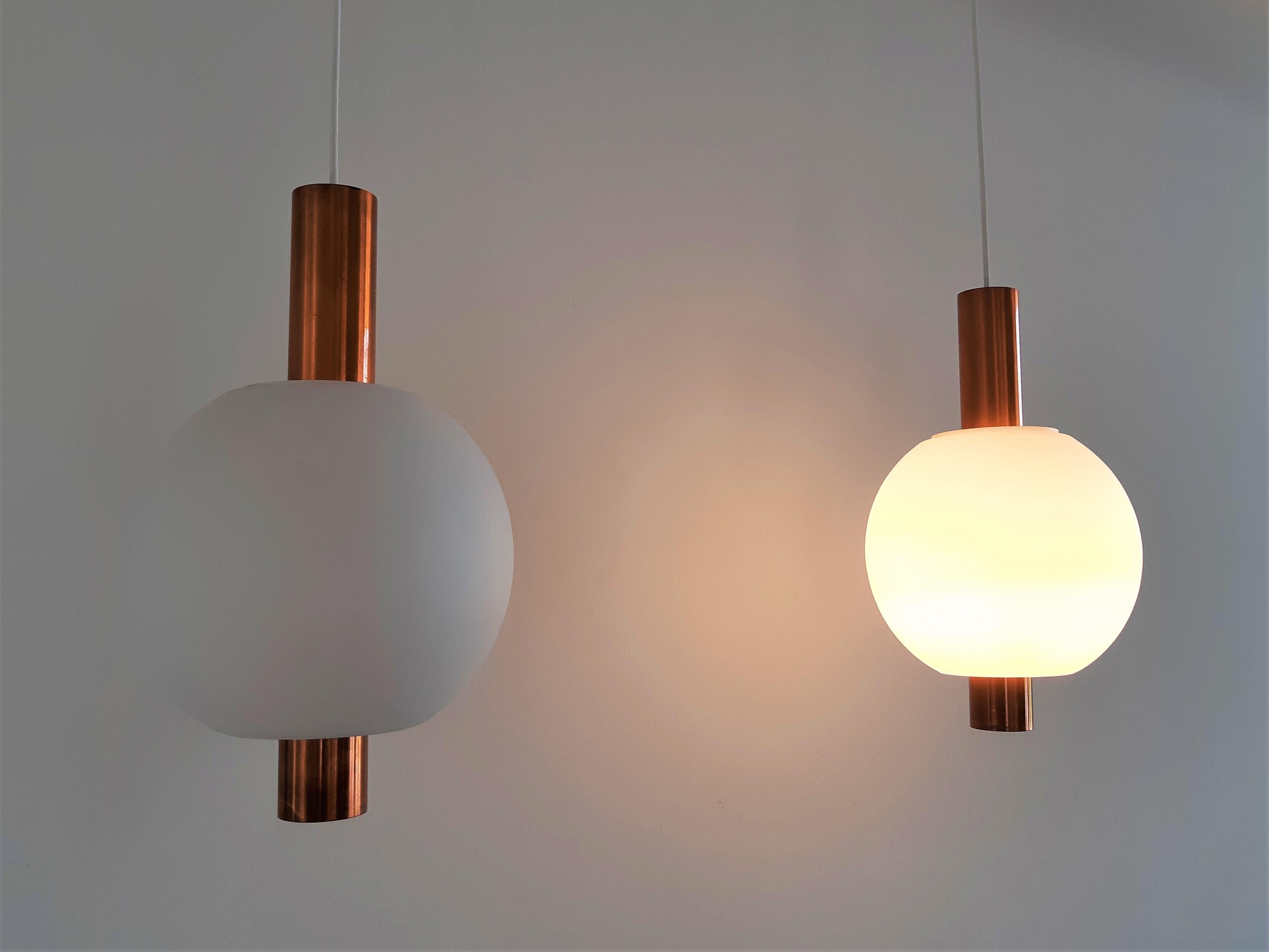 Set of 2 Copper and Glass Pendant Lamps for Hiemsrta Evolux, 1960's For Sale 1