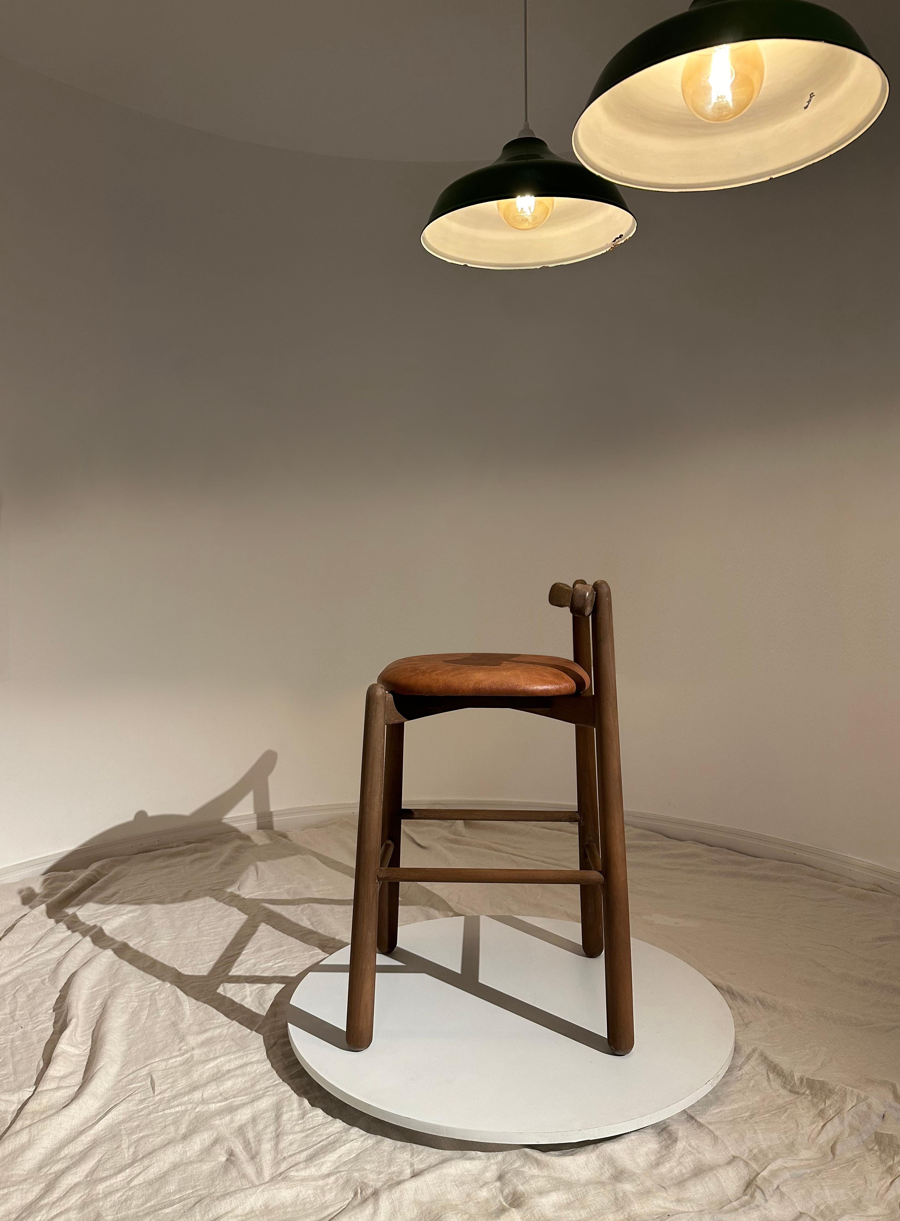 Organic Modern Set of 2 Counter Stools Uçá.Solid wood, available for immediate delivery For Sale