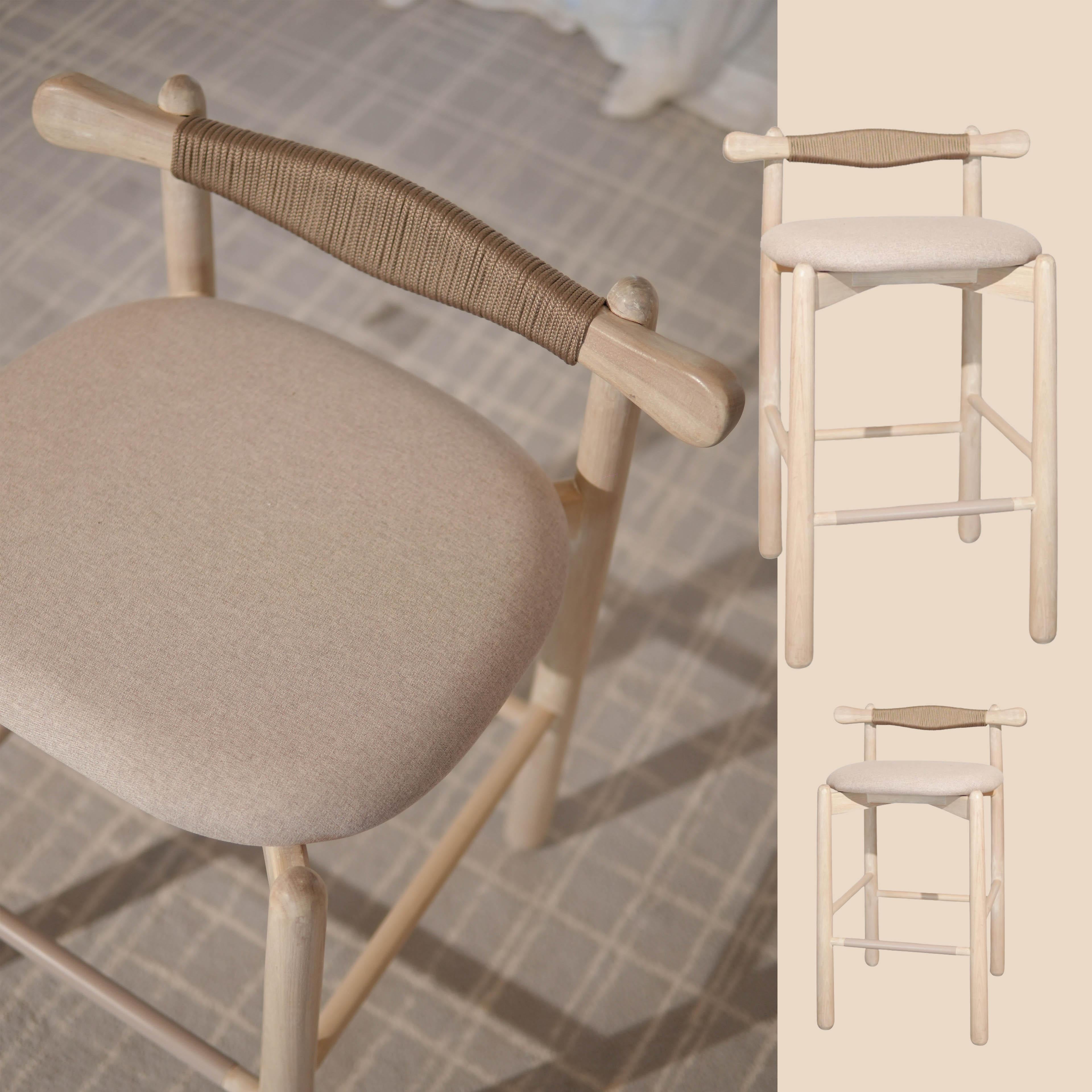 2er Set Counter Hocker Uçá.Massivholz, sofort lieferbar (21. Jahrhundert und zeitgenössisch) im Angebot