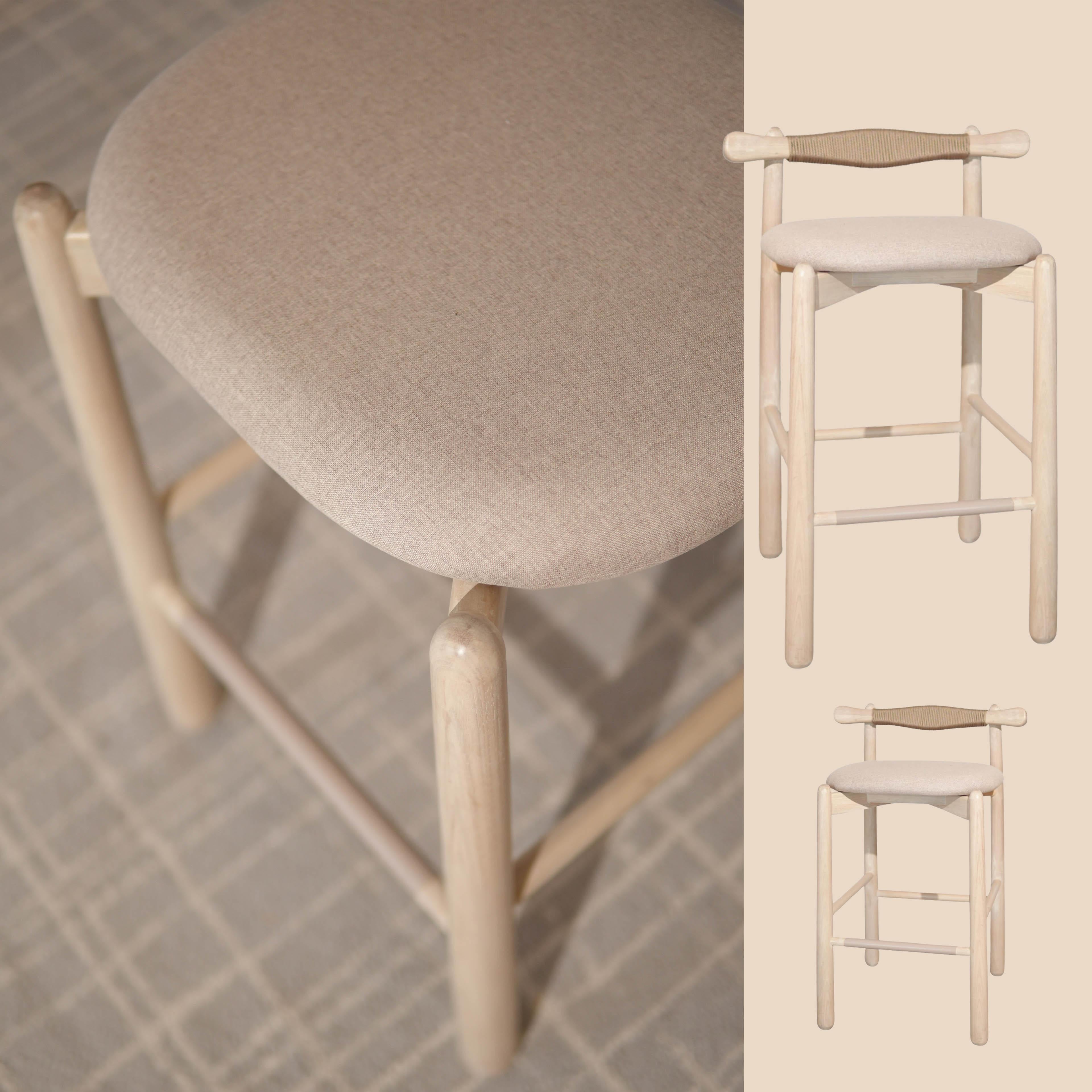 2er Set Counter Hocker Uçá.Massivholz, sofort lieferbar (Stoff) im Angebot