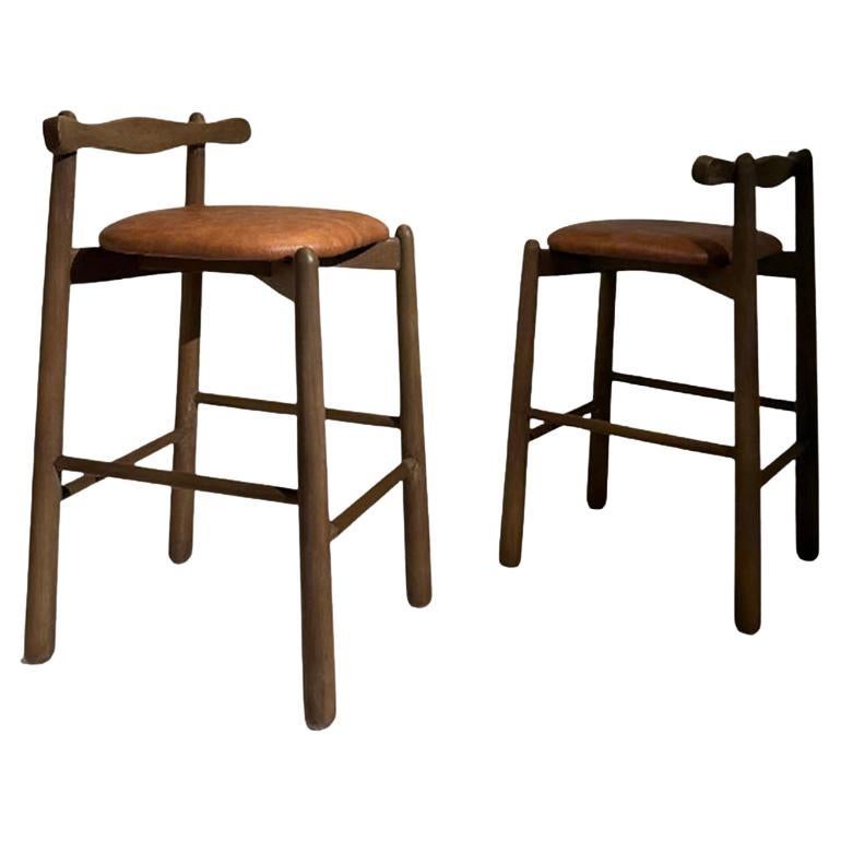 Set of 2 Counter Stools Uçá.Solid wood, available for immediate delivery