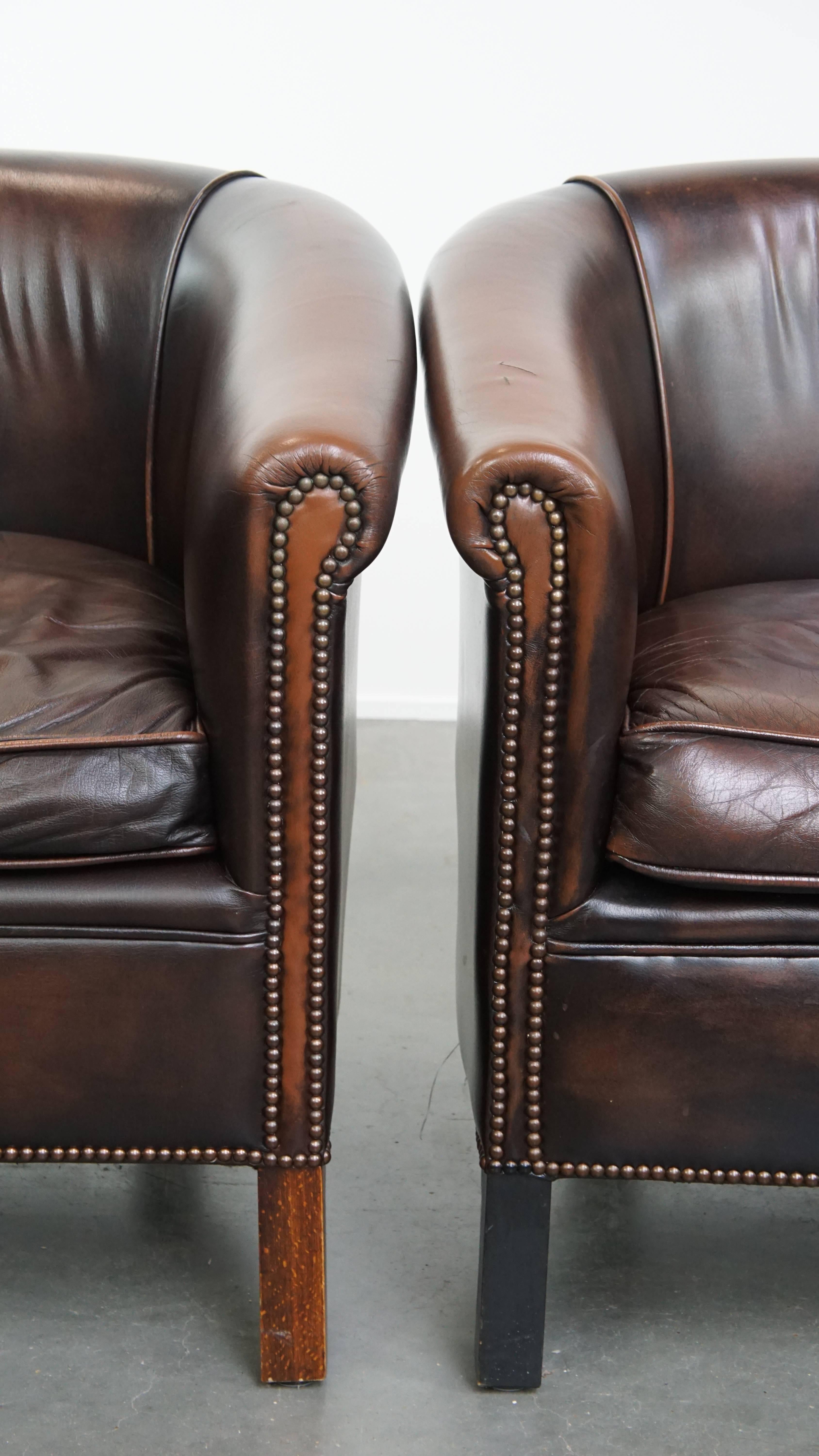 Ensemble de 2 fauteuils club en cuir de vachette de style anglais en vente 3