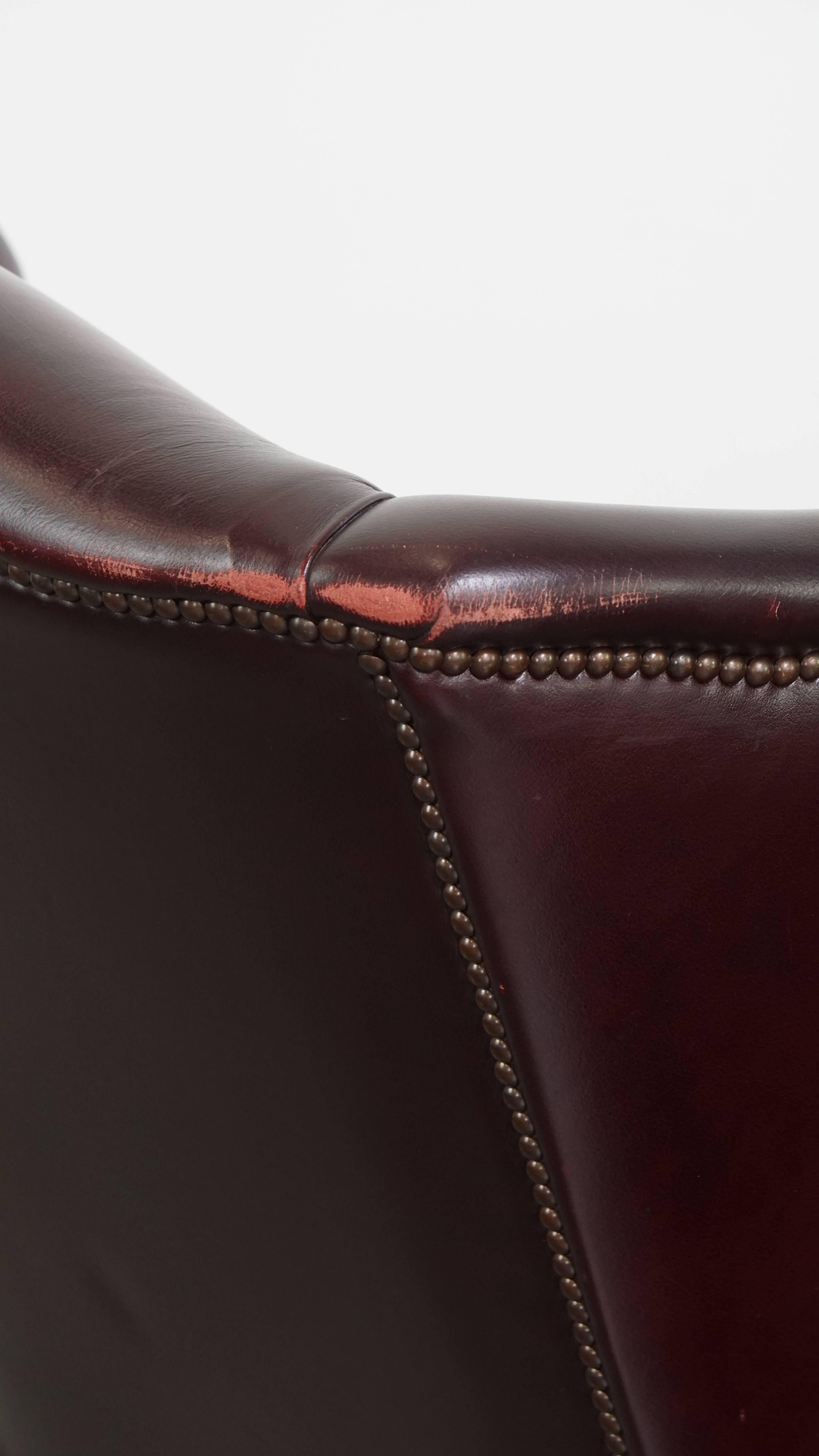Set of 2  Cowhide Leather Wingback Chairs in English Style For Sale 12