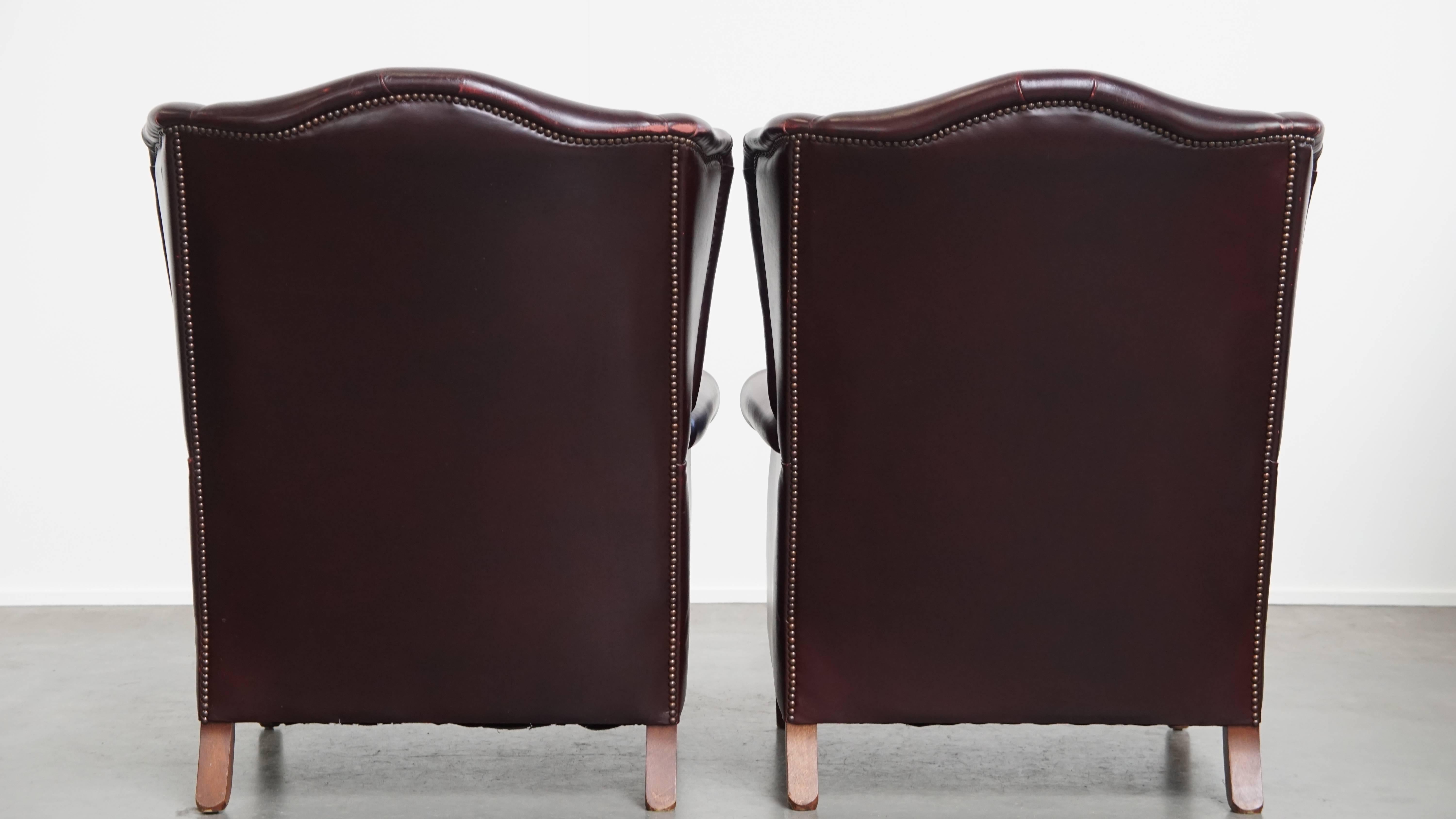 Classical Roman Set of 2  Cowhide Leather Wingback Chairs in English Style For Sale