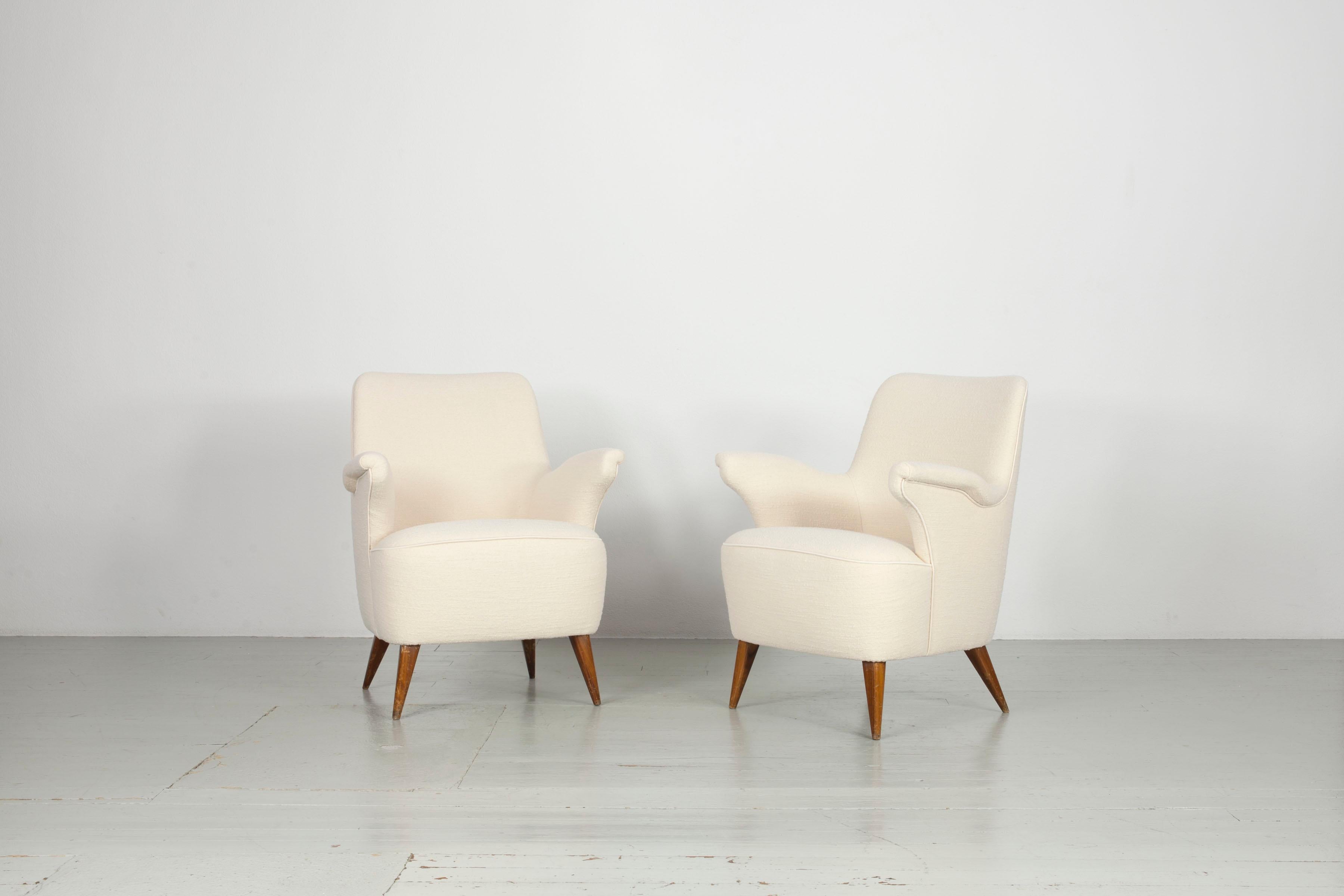 Set of 2 Cream Coloured Italian Marine Armchairs from the 1950s For Sale 1
