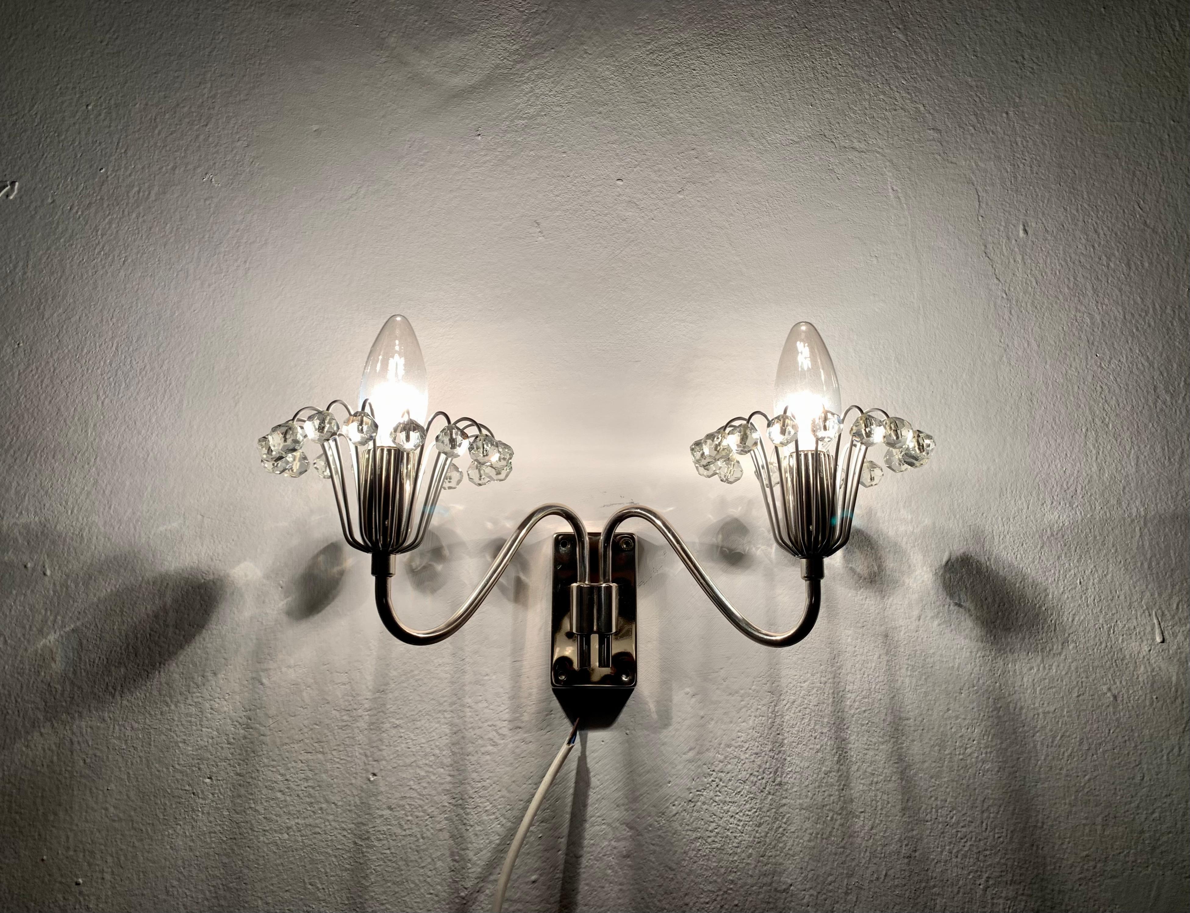 Set di 2 lampade da parete in cristallo di Emil Stejnar per Rupert Nikoll in vendita 3