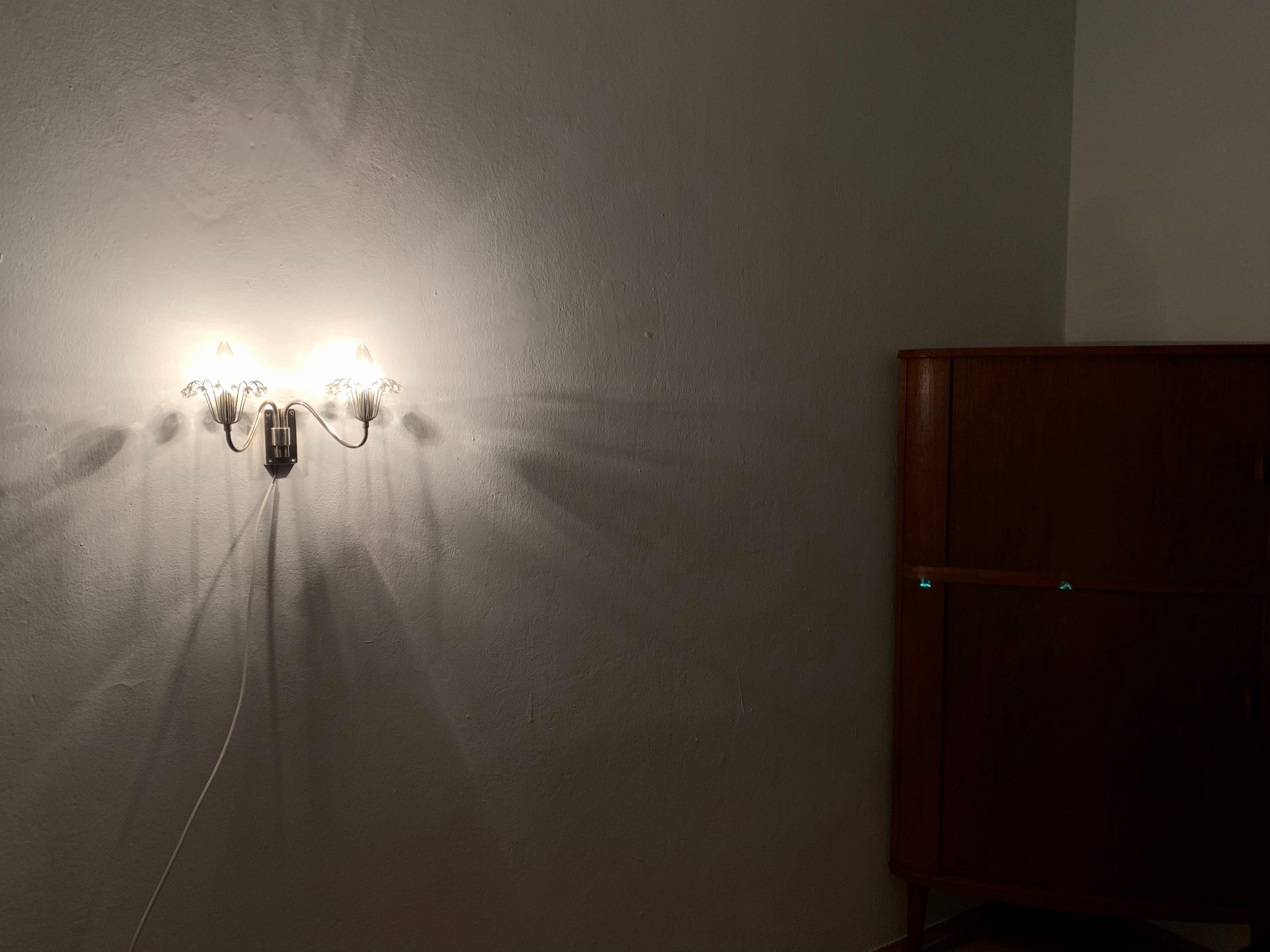 Set di 2 lampade da parete in cristallo di Emil Stejnar per Rupert Nikoll in vendita 4