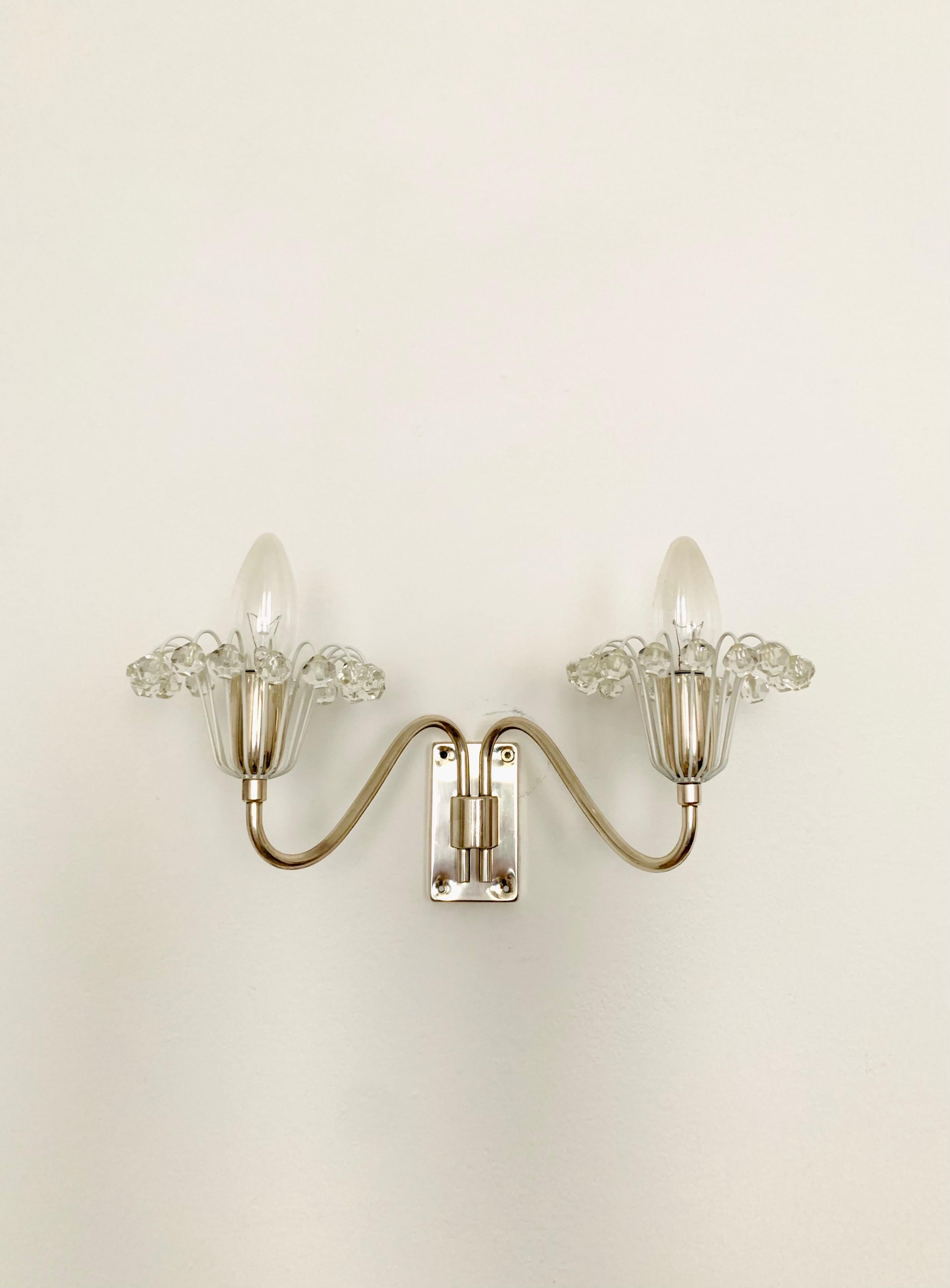 Mid-Century moderno Set di 2 lampade da parete in cristallo di Emil Stejnar per Rupert Nikoll in vendita