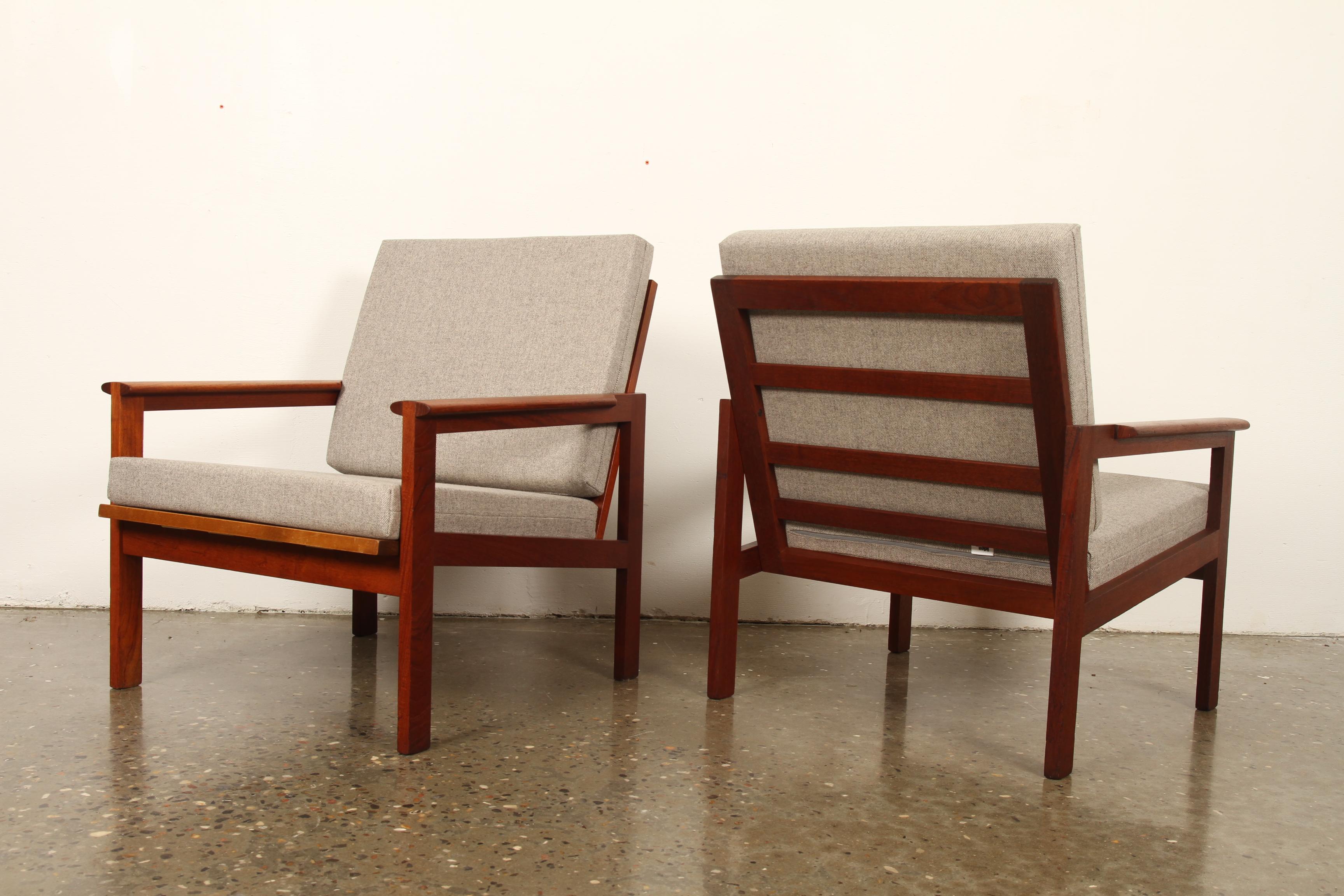 Set of 2 Danish Capella Lounge Chairs in Teak In Good Condition In Asaa, DK