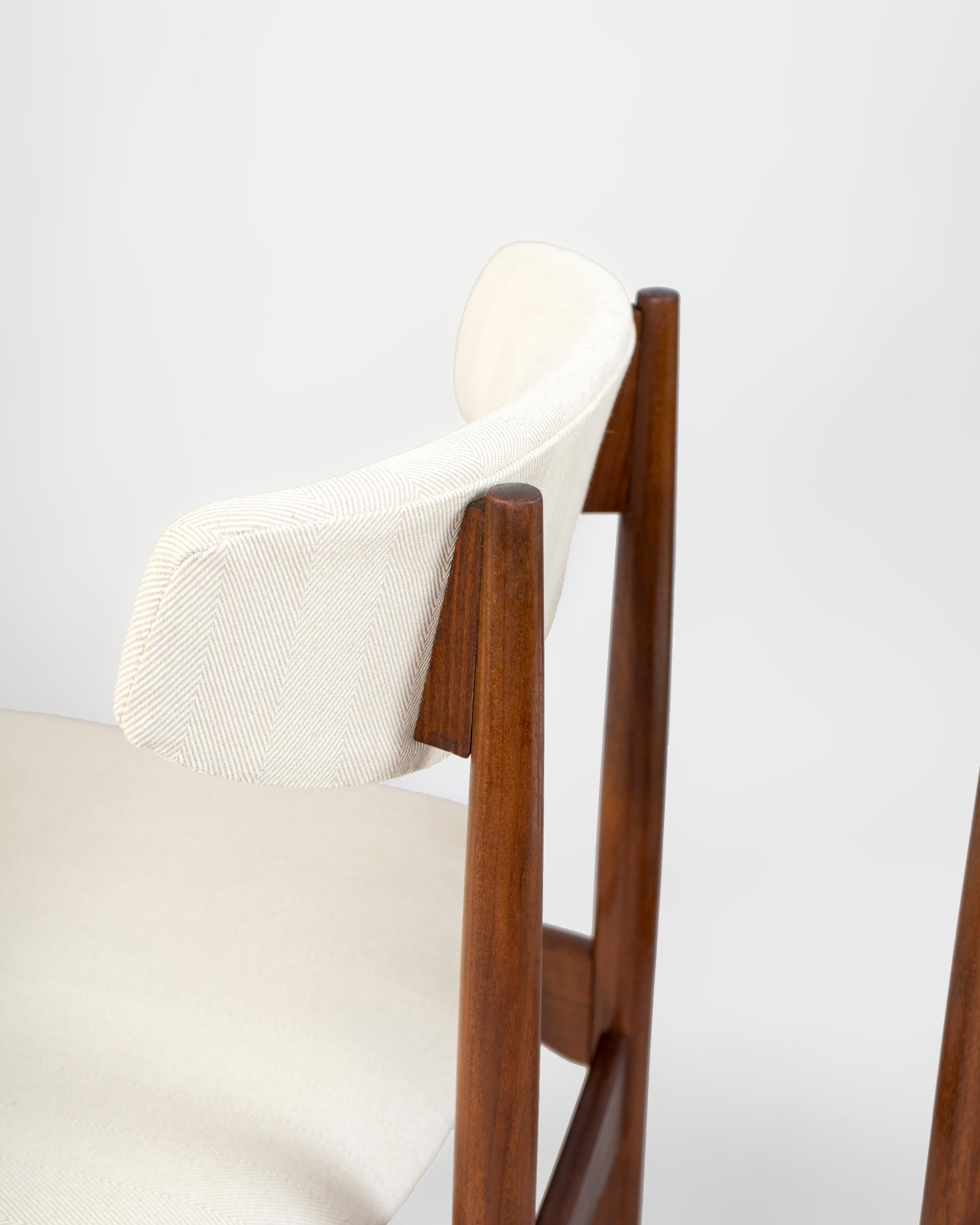 Set of 2 Danish Chairs Made of Teak, 1960, Denmark In Good Condition In CANGAS, ES