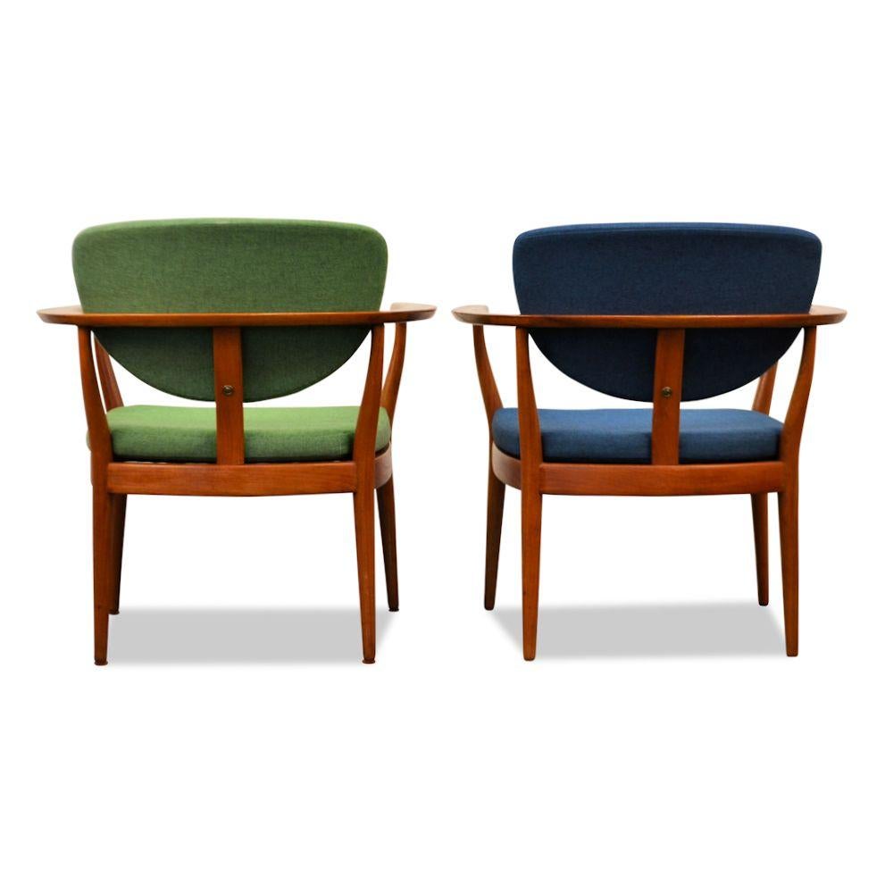 Set of 2 Danish Design Finn Juhl Style Teak Chairs In Good Condition For Sale In Panningen, NL