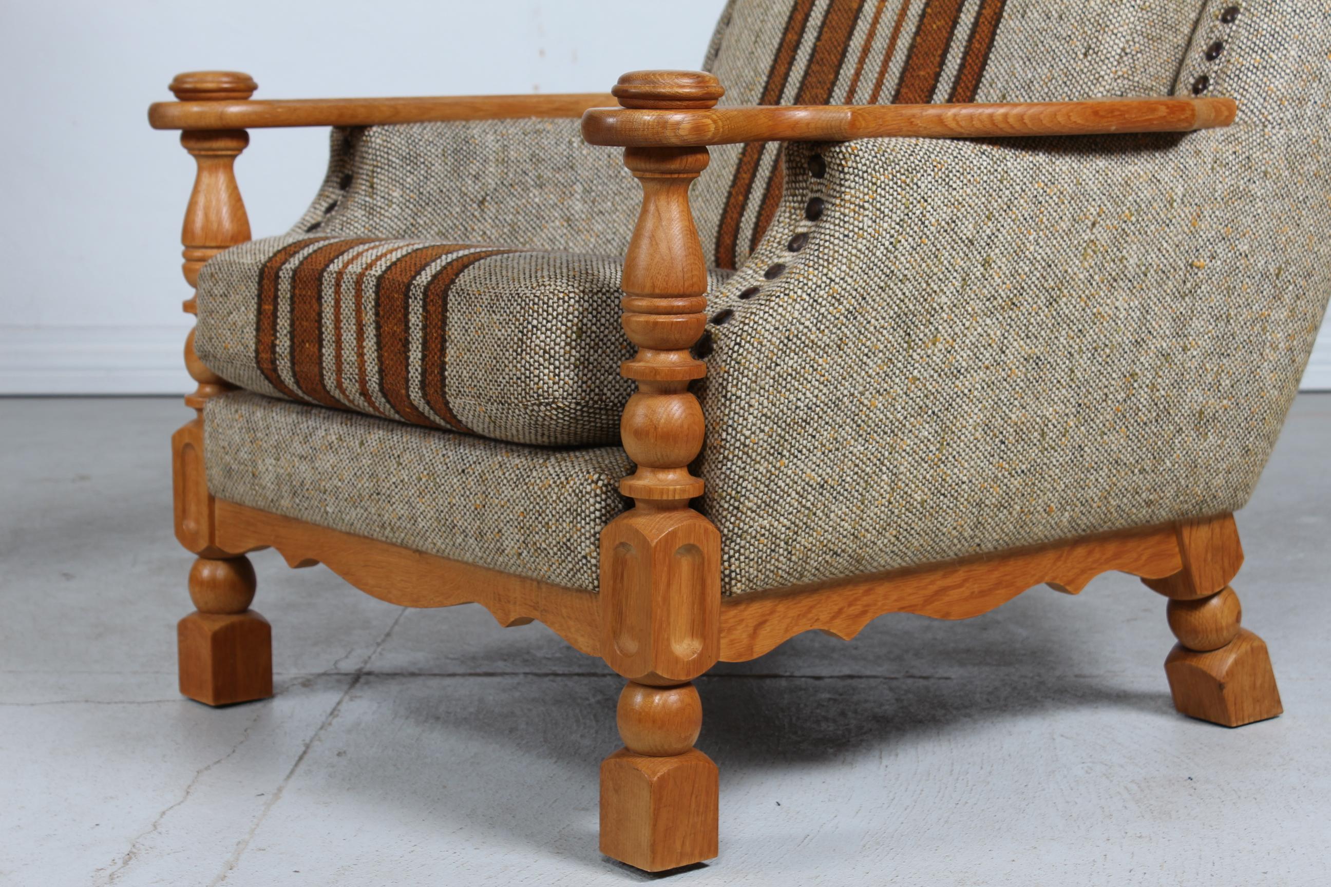 2 Sessel im dänischen Henning Kjærnulf Stil aus massivem Eichenholz  1970s im Angebot 1