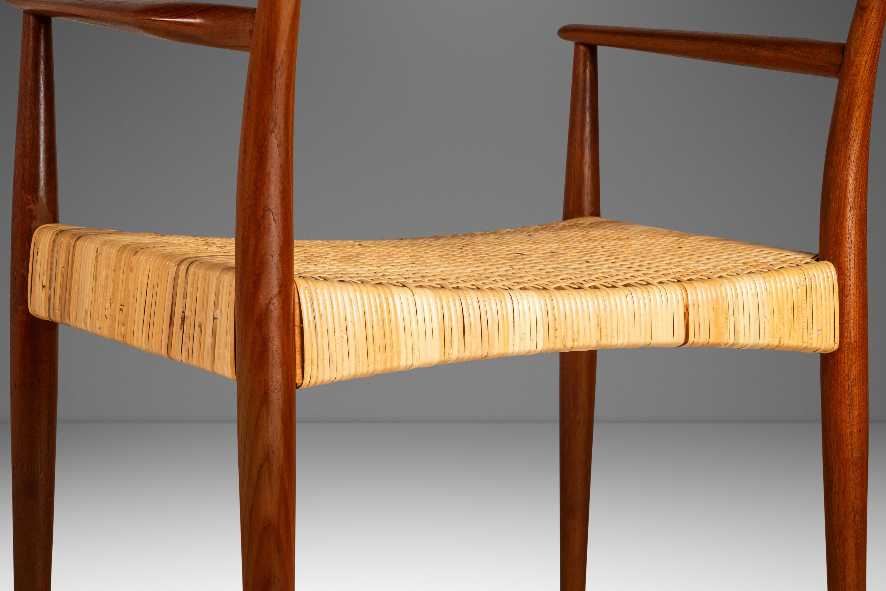 Set of 2 Danish Modern Arm Chairs by Enjar Larsen & Bender Madsen for Willy Beck For Sale 1