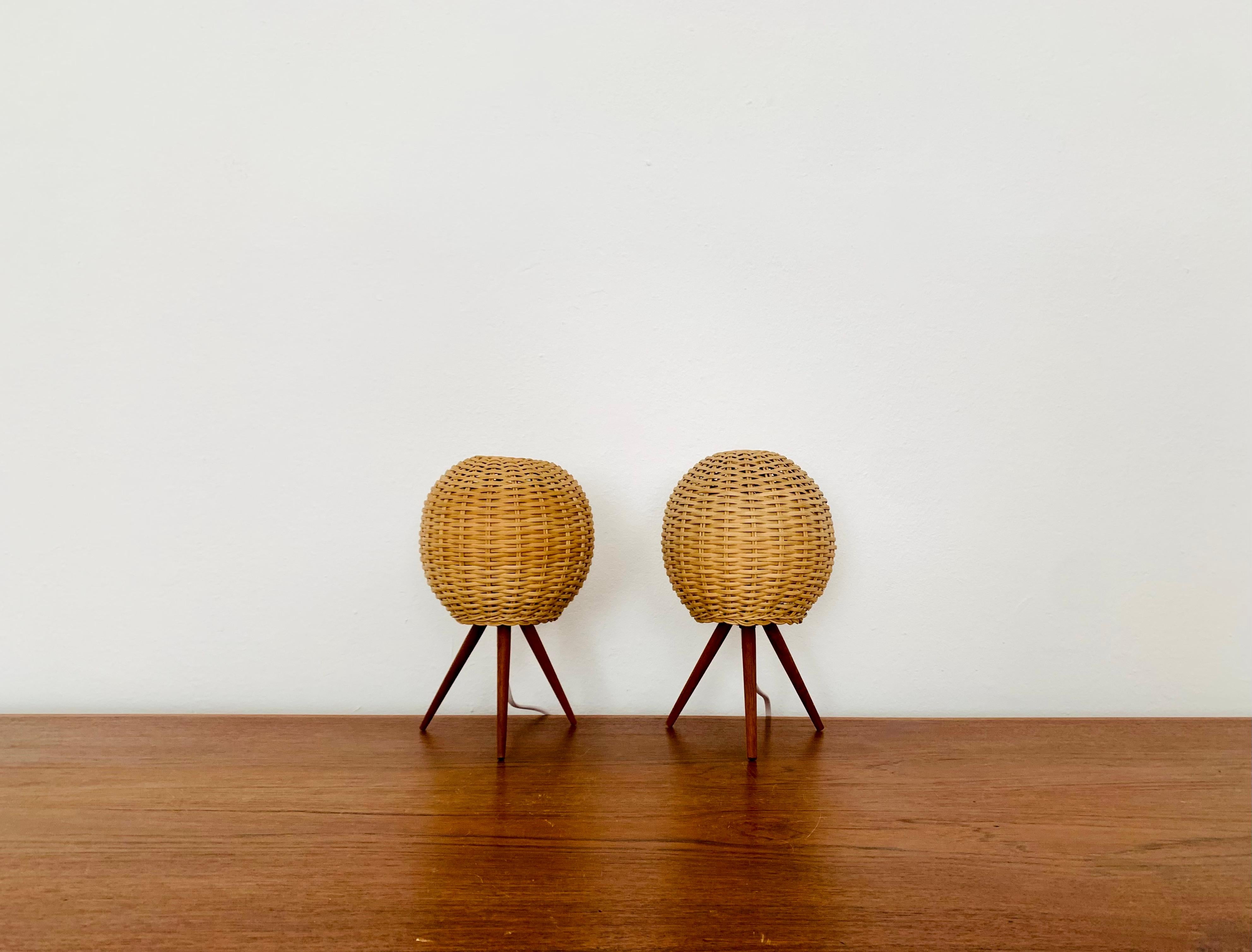 Mid-Century Modern Set of 2 Danish Wicker Tripod Table Lamps For Sale