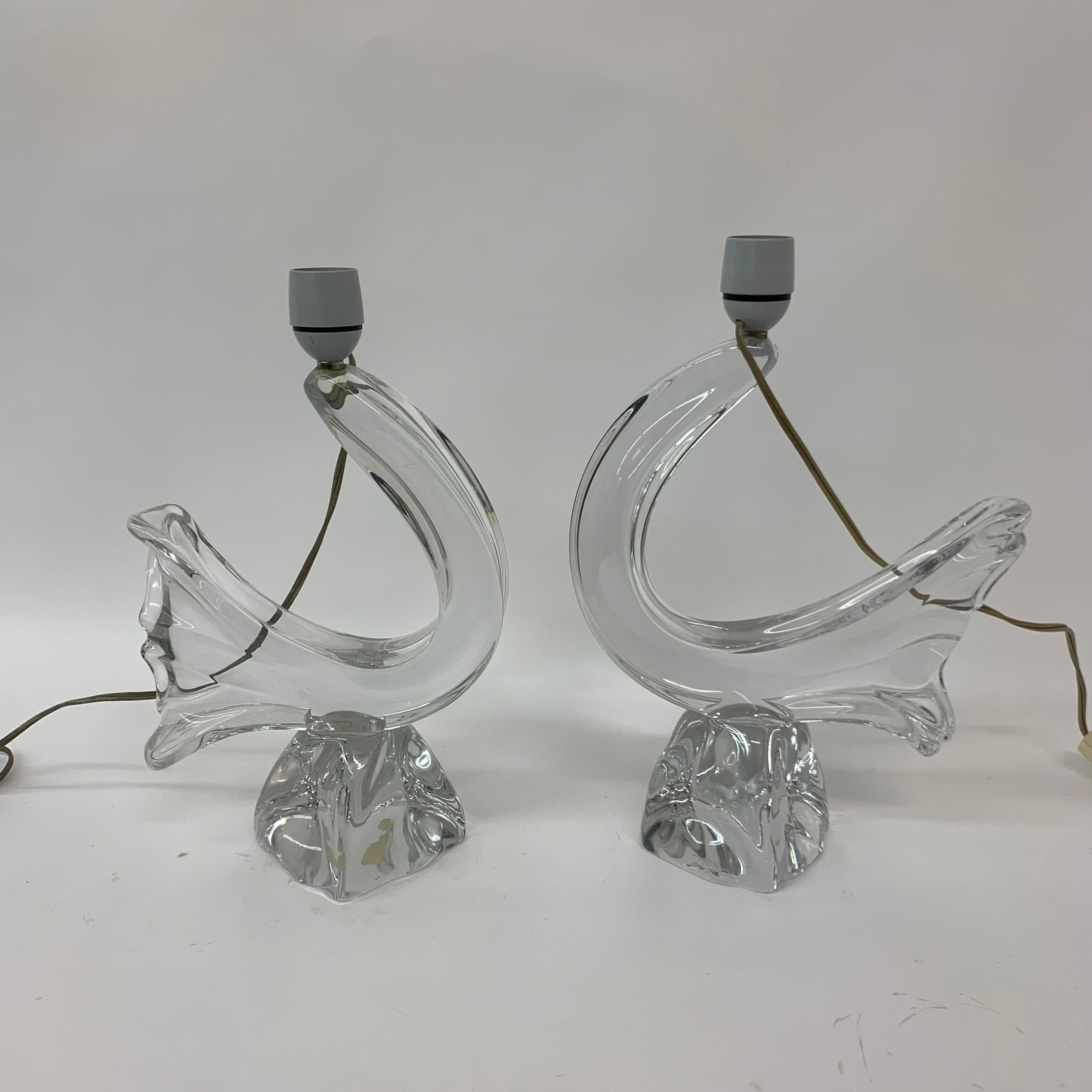 Ensemble de 2 lampes de table Daum France en cristal, années 1950 État moyen - En vente à Delft, NL