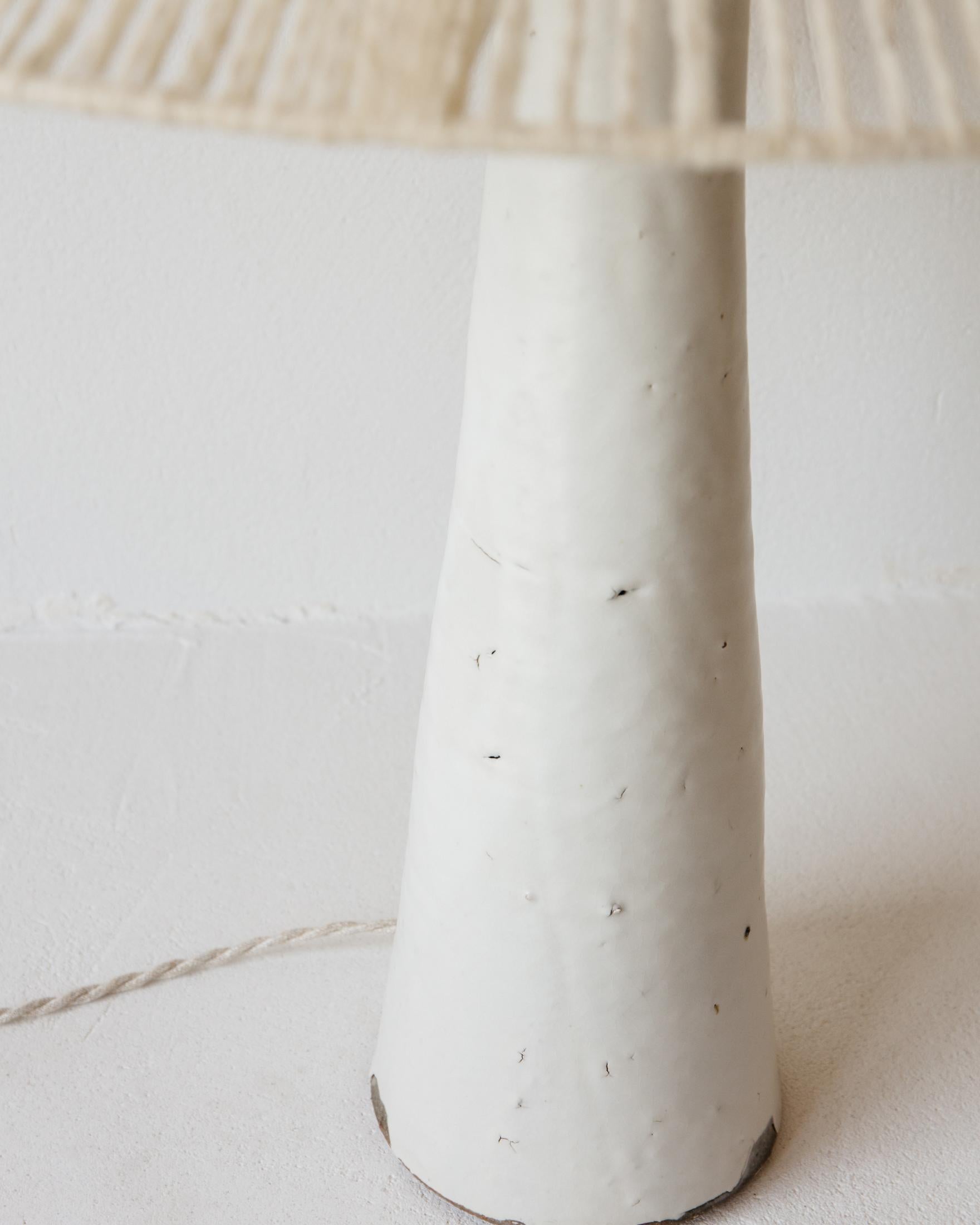 Postmoderno Set di 2 lampade da tavolo Dayan White Engobe in ceramica di Grès Éditions in vendita