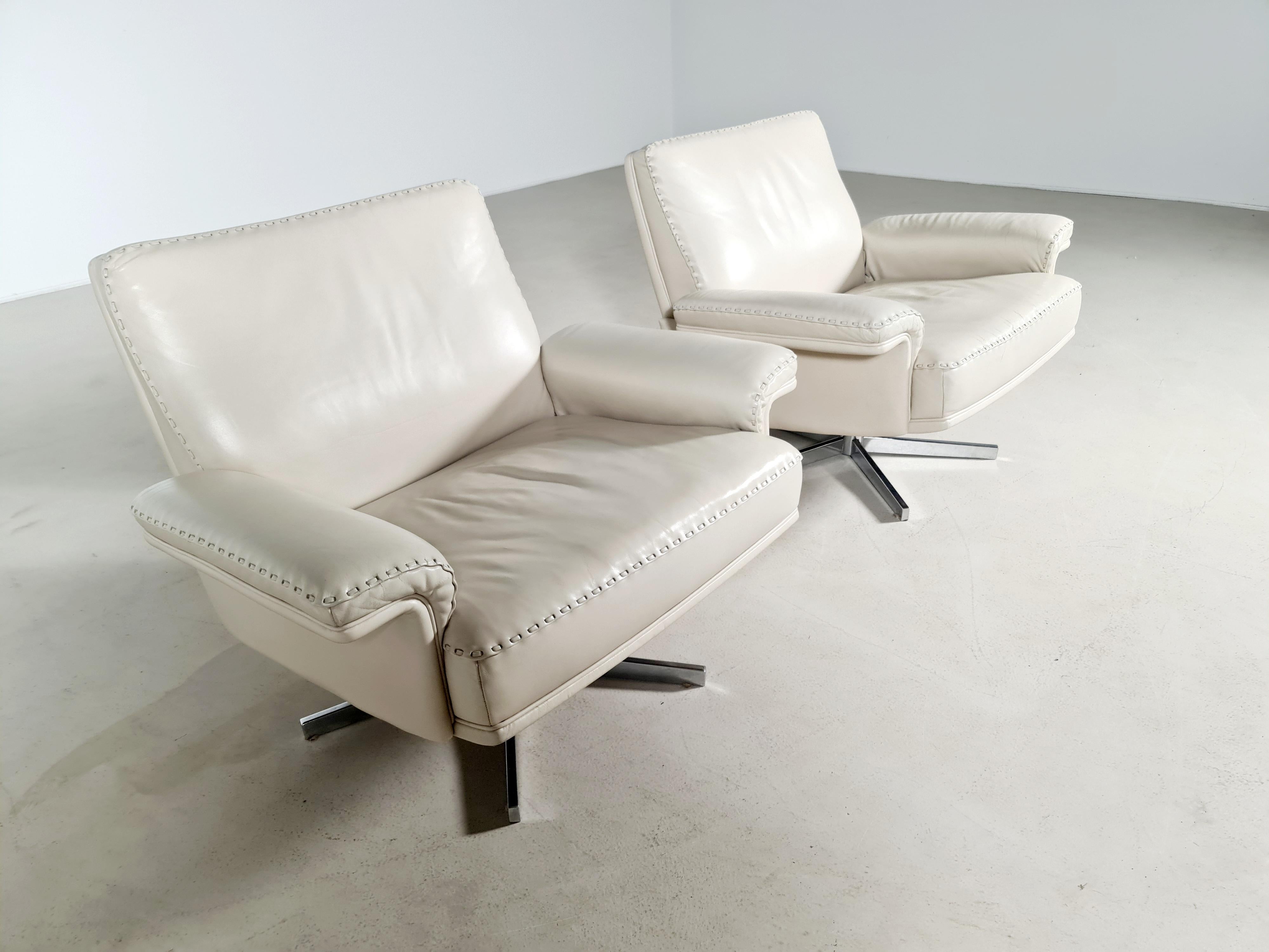 Mid-Century Modern Set of 2 De Sede DS-35 Swivel Chairs, 1970's