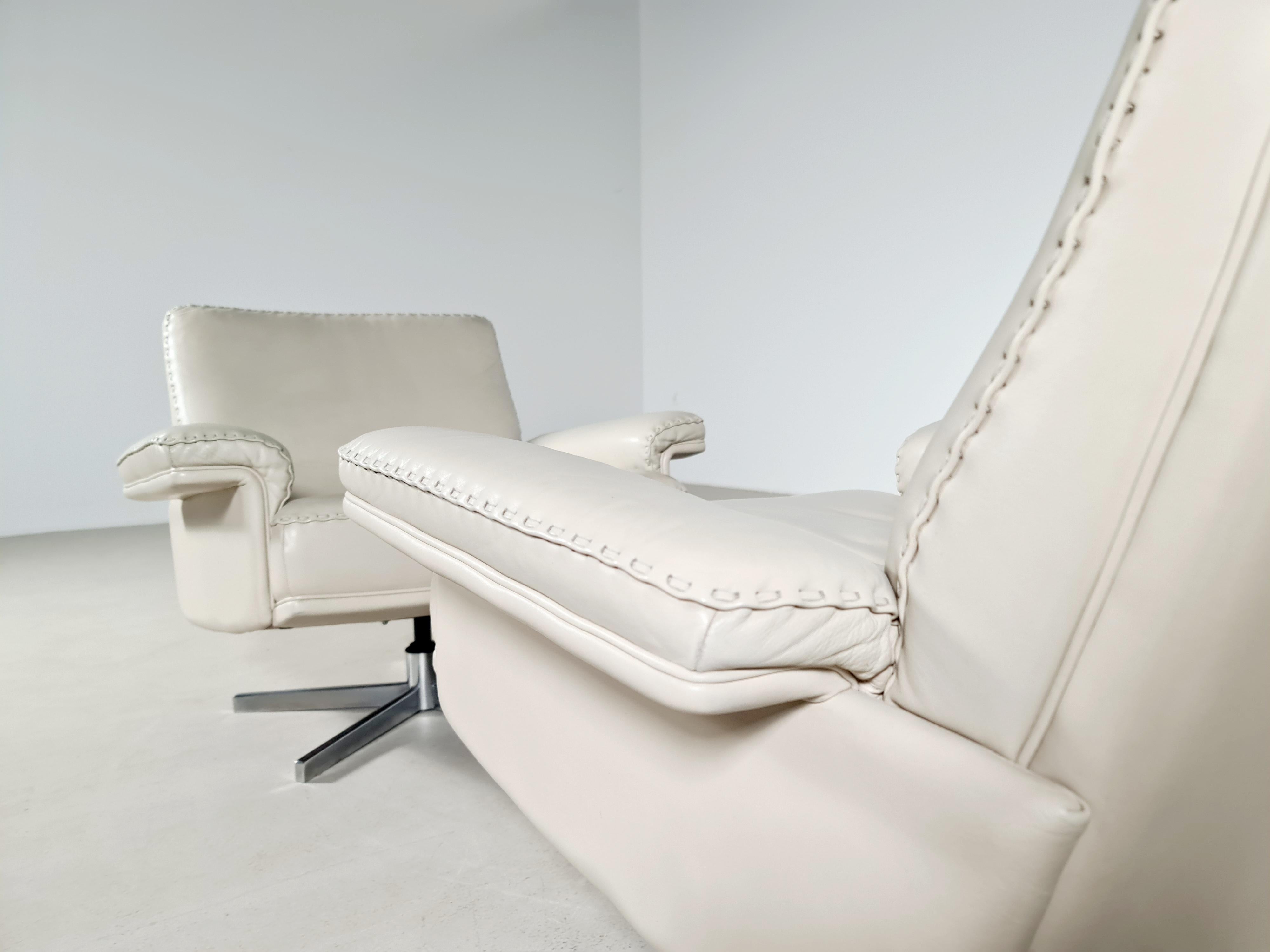 Leather Set of 2 De Sede DS-35 Swivel Chairs, 1970's