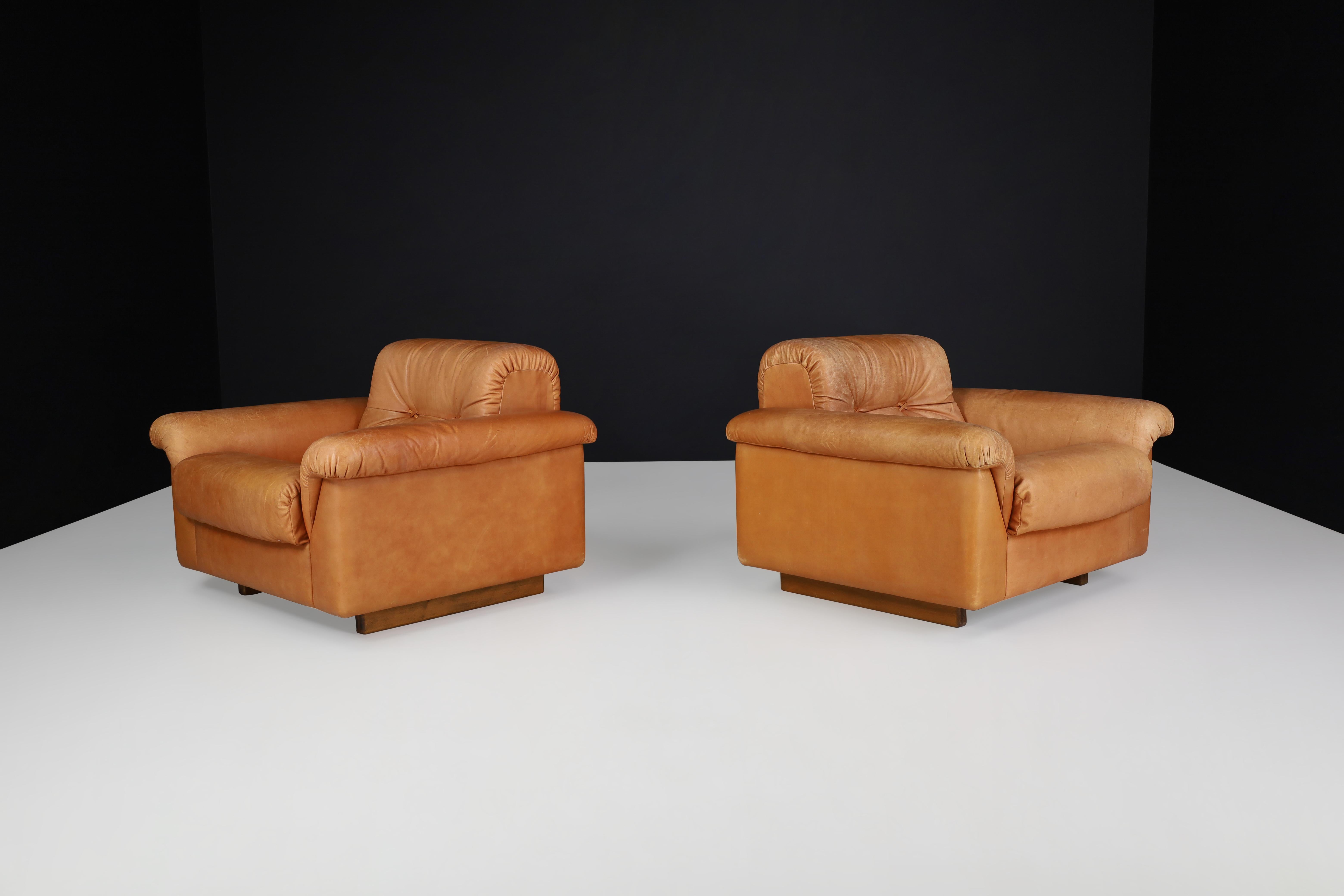 Juego de 2 sillones de cuero De Sede DS-45, Suiza, años 70 Moderno de mediados de siglo en venta
