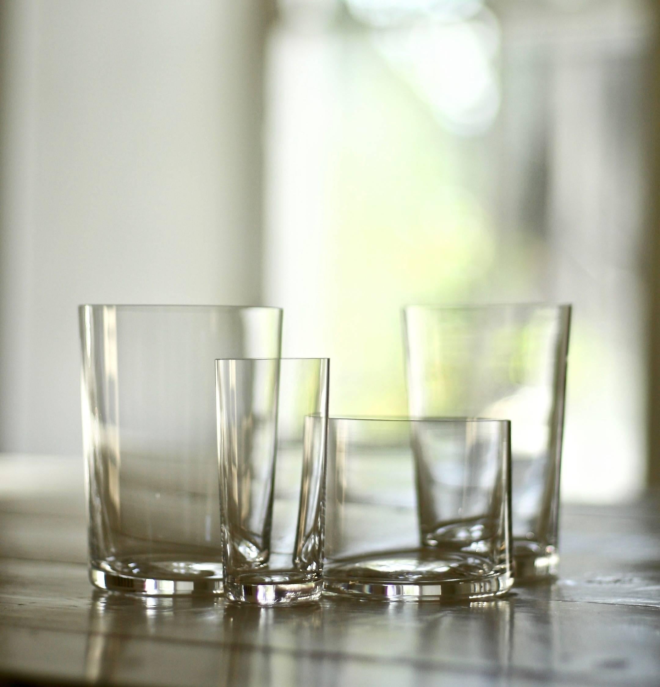 Set von 2 einfachen Kristall-Wassergläsern von Deborah Ehrlich, mundgeblasen in Schweden (Moderne) im Angebot