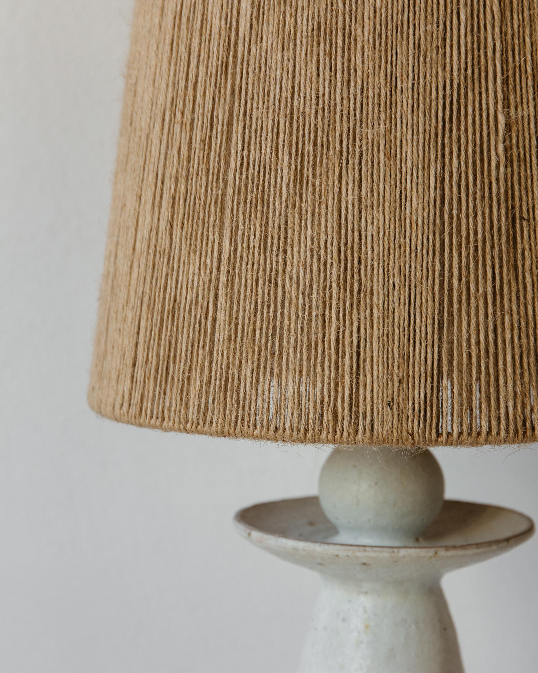 Postmoderne Set Of 2 Delphe White Cream Matt Ceramic Table Lamps by Grès Éditions en vente