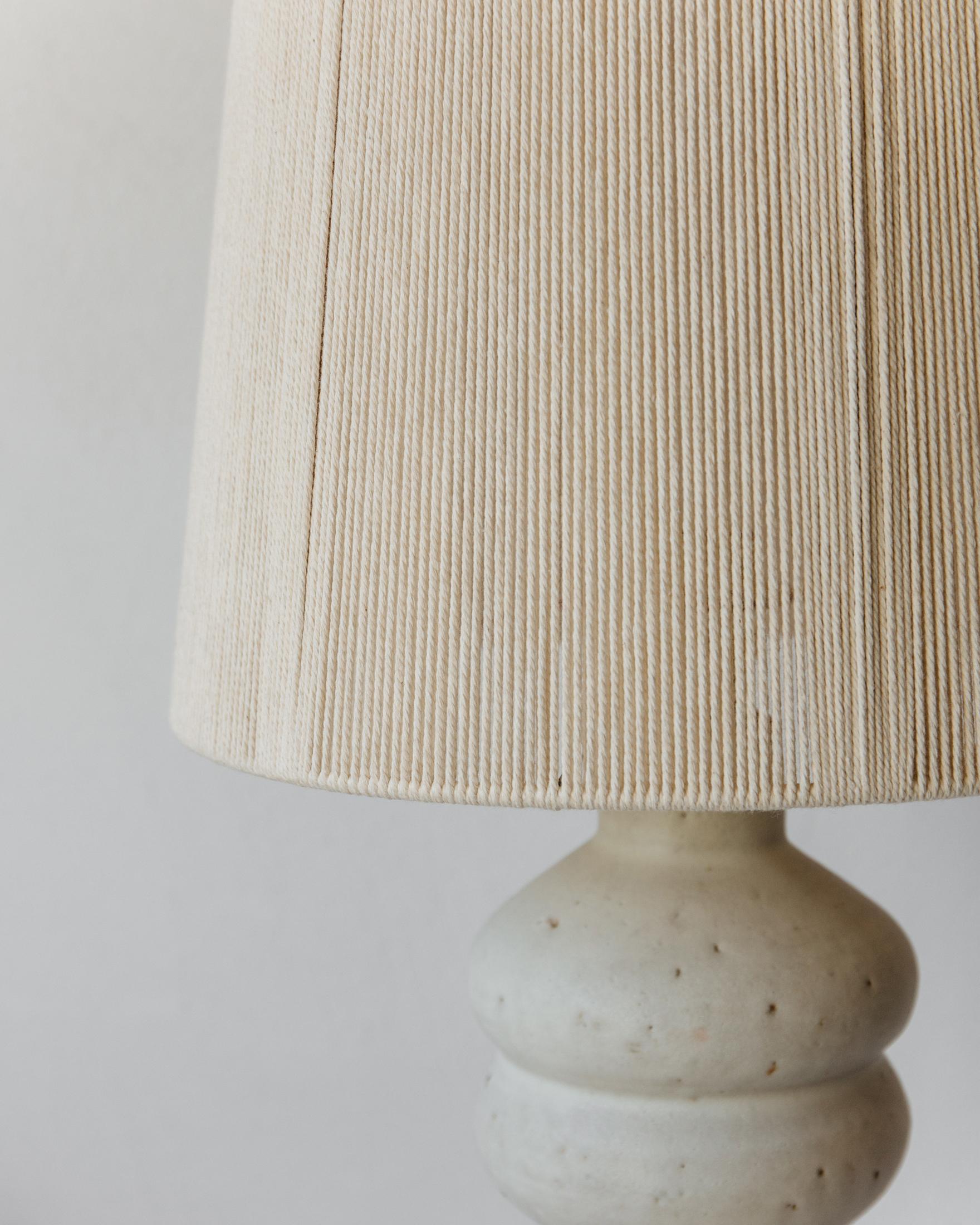 Autre Lot de 2 lampes de table Deneb en céramique blanc poudré crème par Grès Éditions en vente