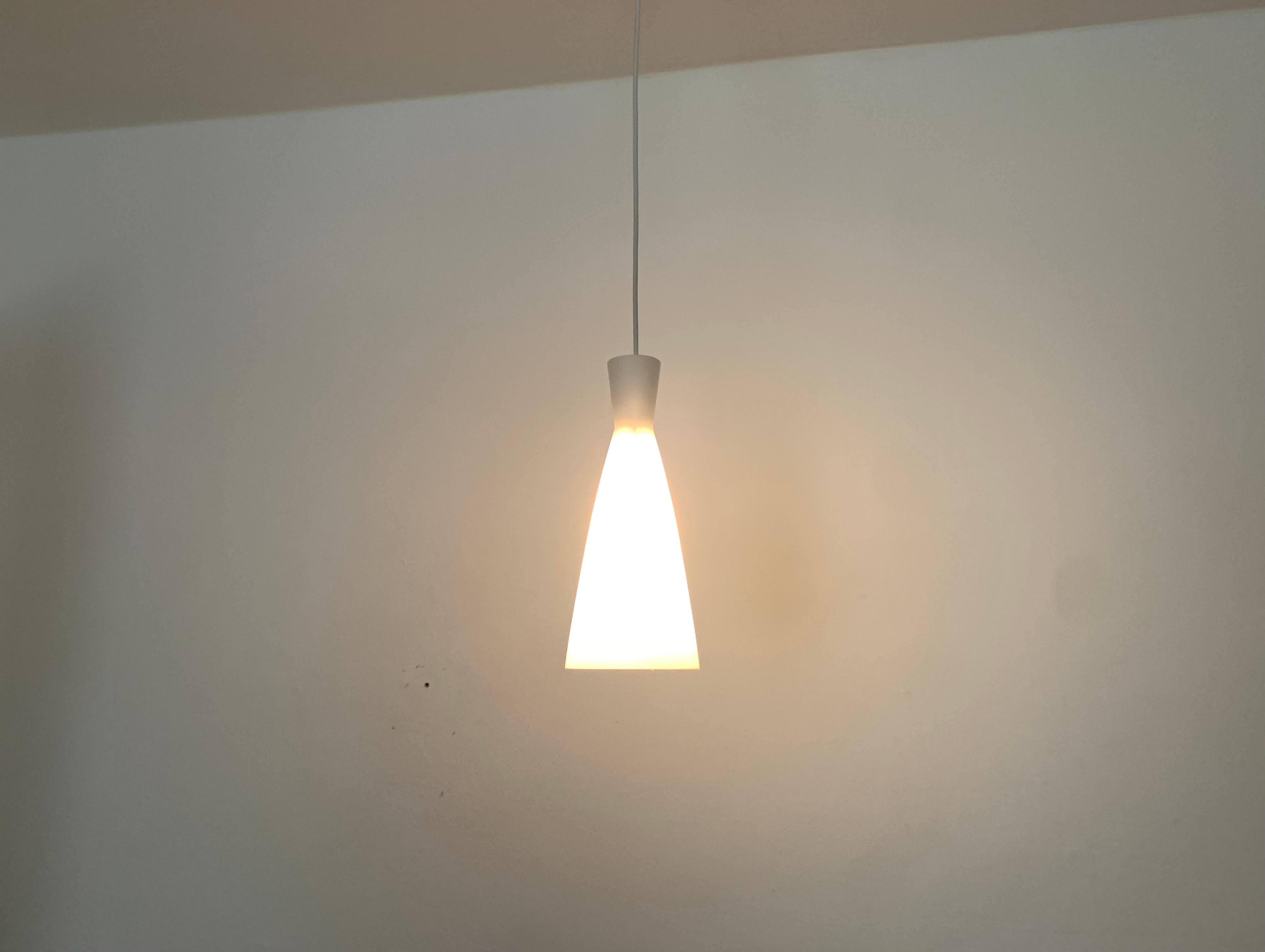 Set of 2 Diabolo Glass Pendant Lamps by Aloys Gangkofner for Peill and Putzler For Sale 4