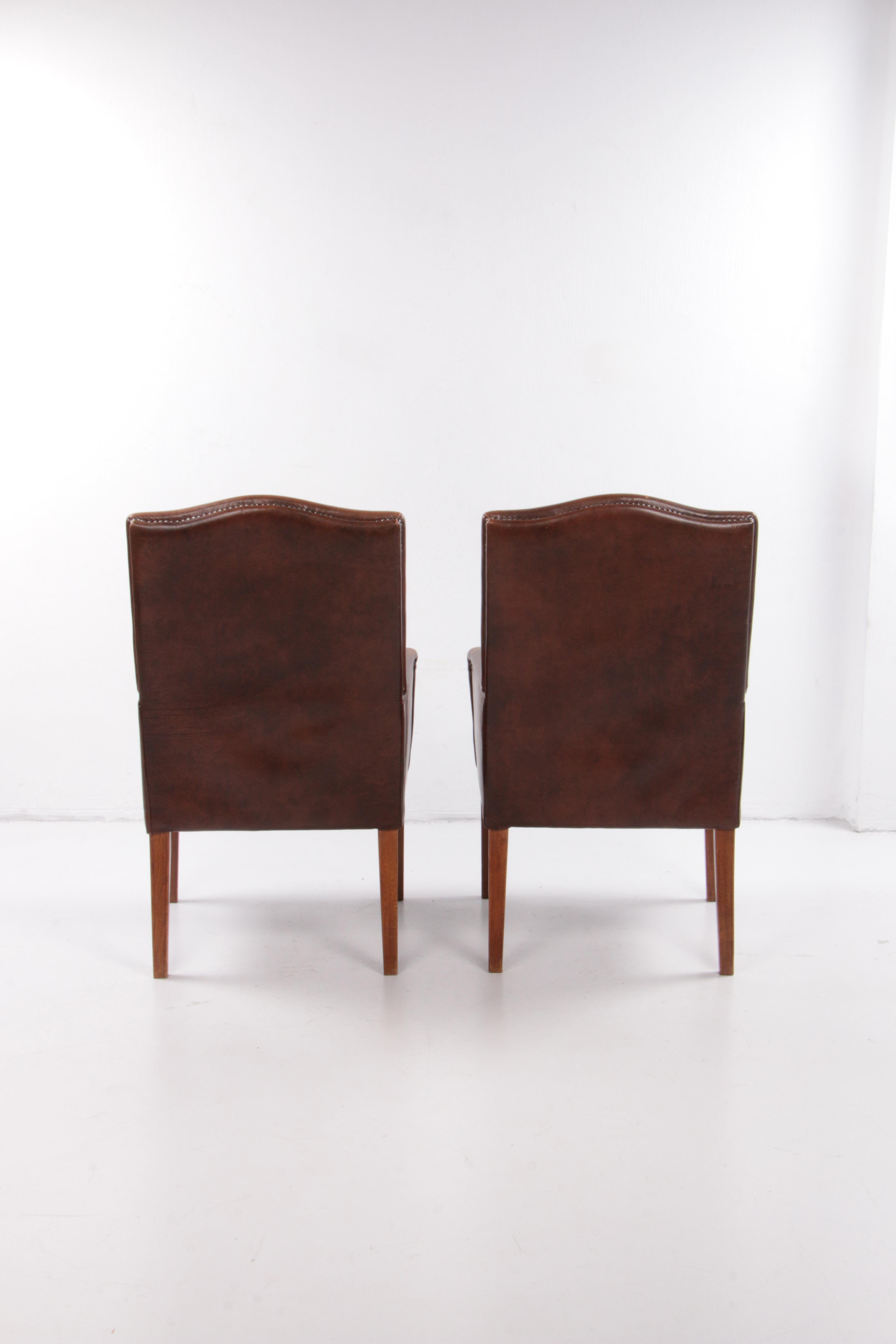Set of 2 dining room chairs in sheep leather, 1970 Netherlands. In Good Condition For Sale In Oostrum-Venray, NL