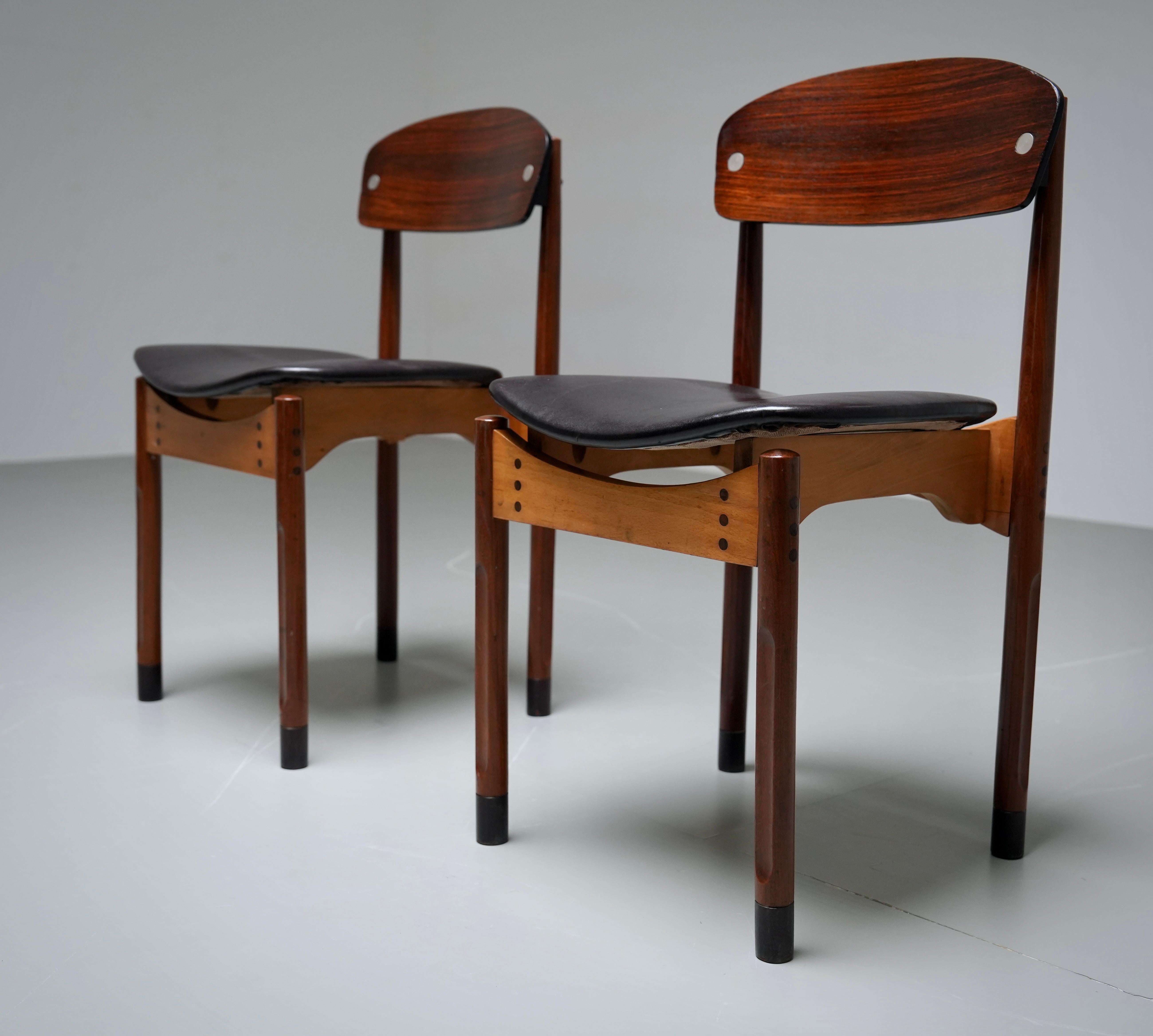 Mid-Century Modern Set of 2 Diningroom Chairs in Teak, Mahogany and faux leather, Italty, 1960's For Sale