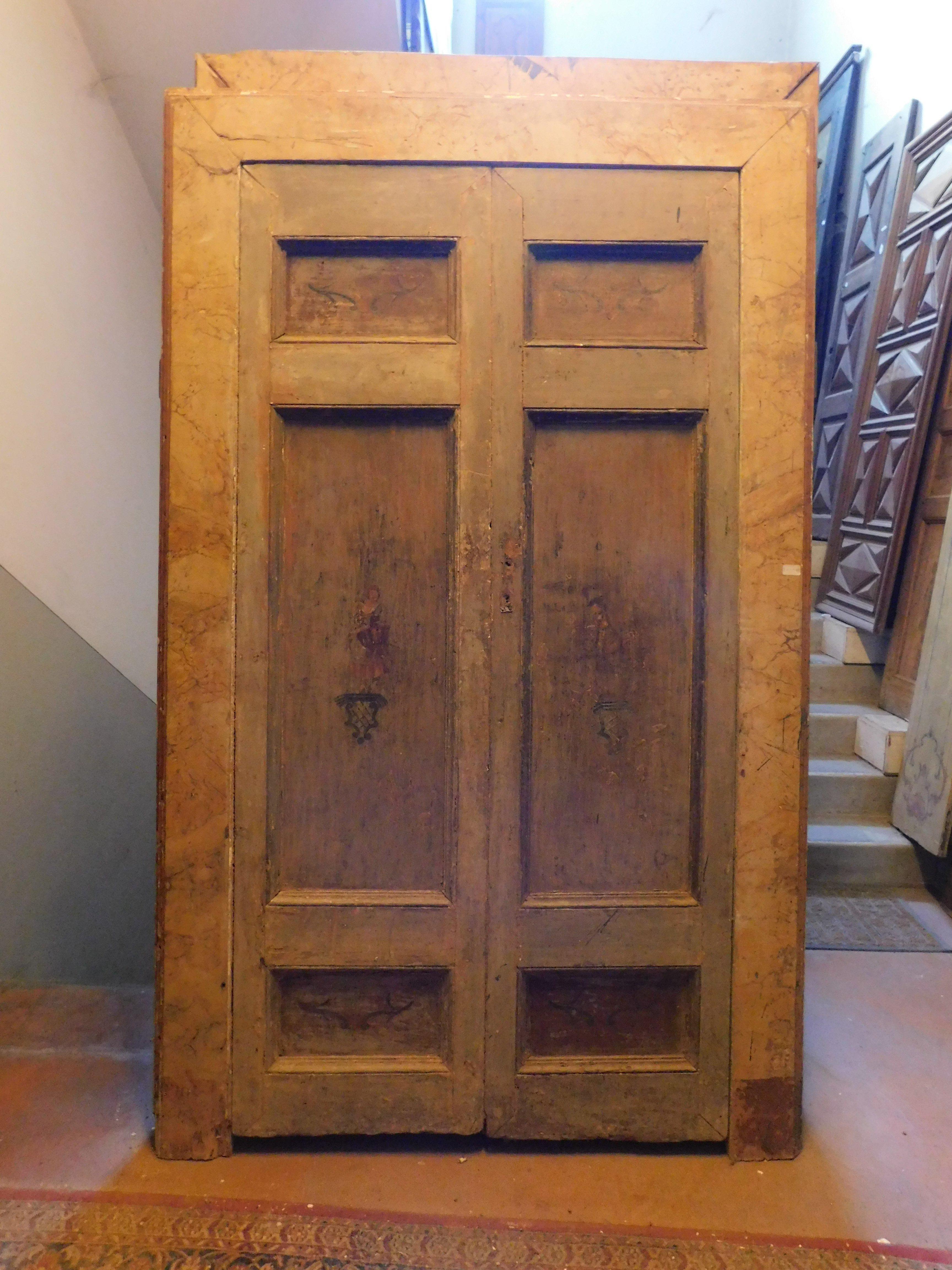 juego de 2 puertas de tamaño similar, figuras pintadas y marco lacado, Italia en Bueno estado para la venta en Cuneo, Italy (CN)