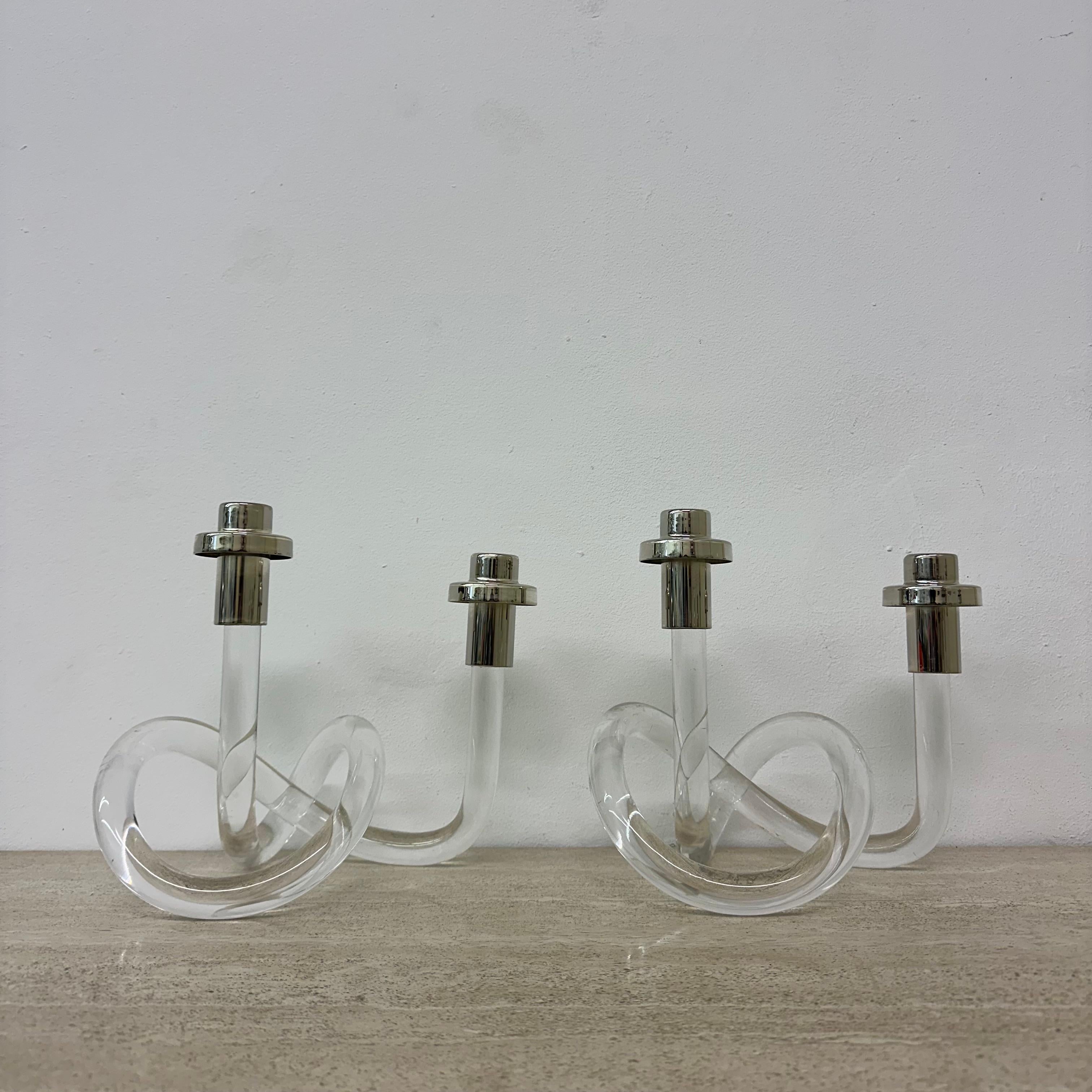 Mid-Century moderno Set di 2 candele in lucite di metà secolo Dorothy Thorpe Pretzel, anni '40 in vendita