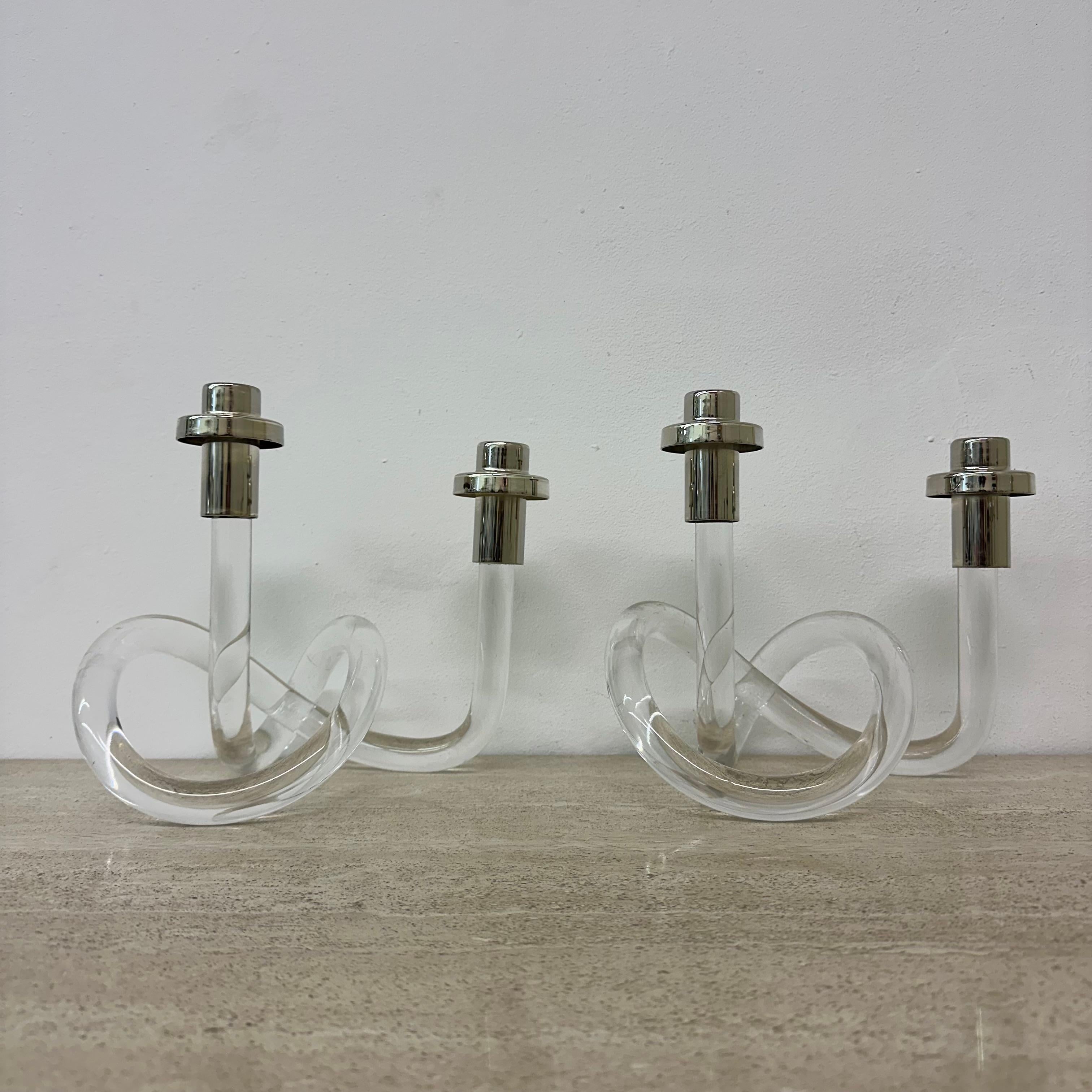 Americano Set di 2 candele in lucite di metà secolo Dorothy Thorpe Pretzel, anni '40 in vendita