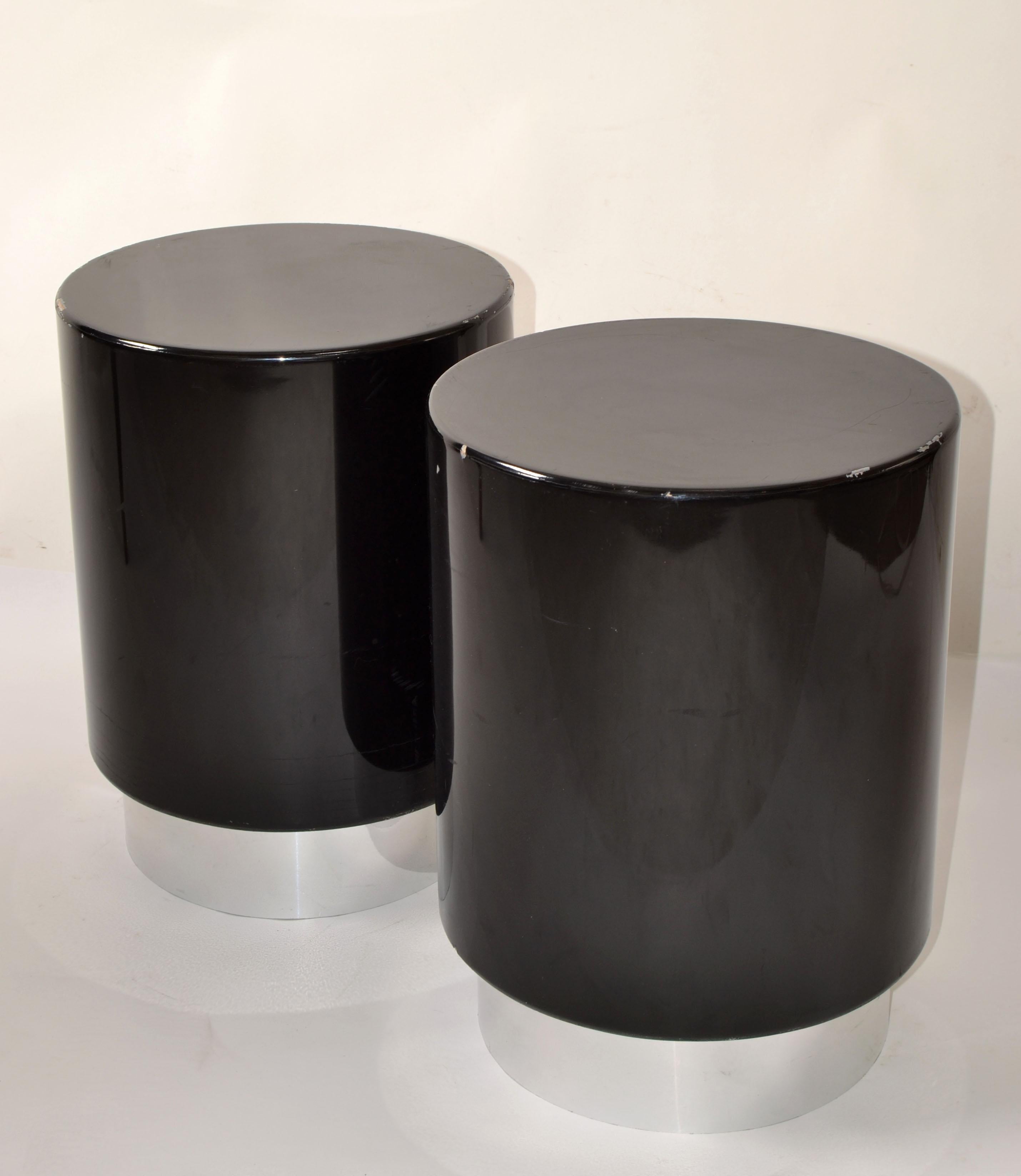 Late 20th Century Set of 2 Drum Drink Tables Black Gloss Lacquer & Chrome Base Mid-Century Modern For Sale