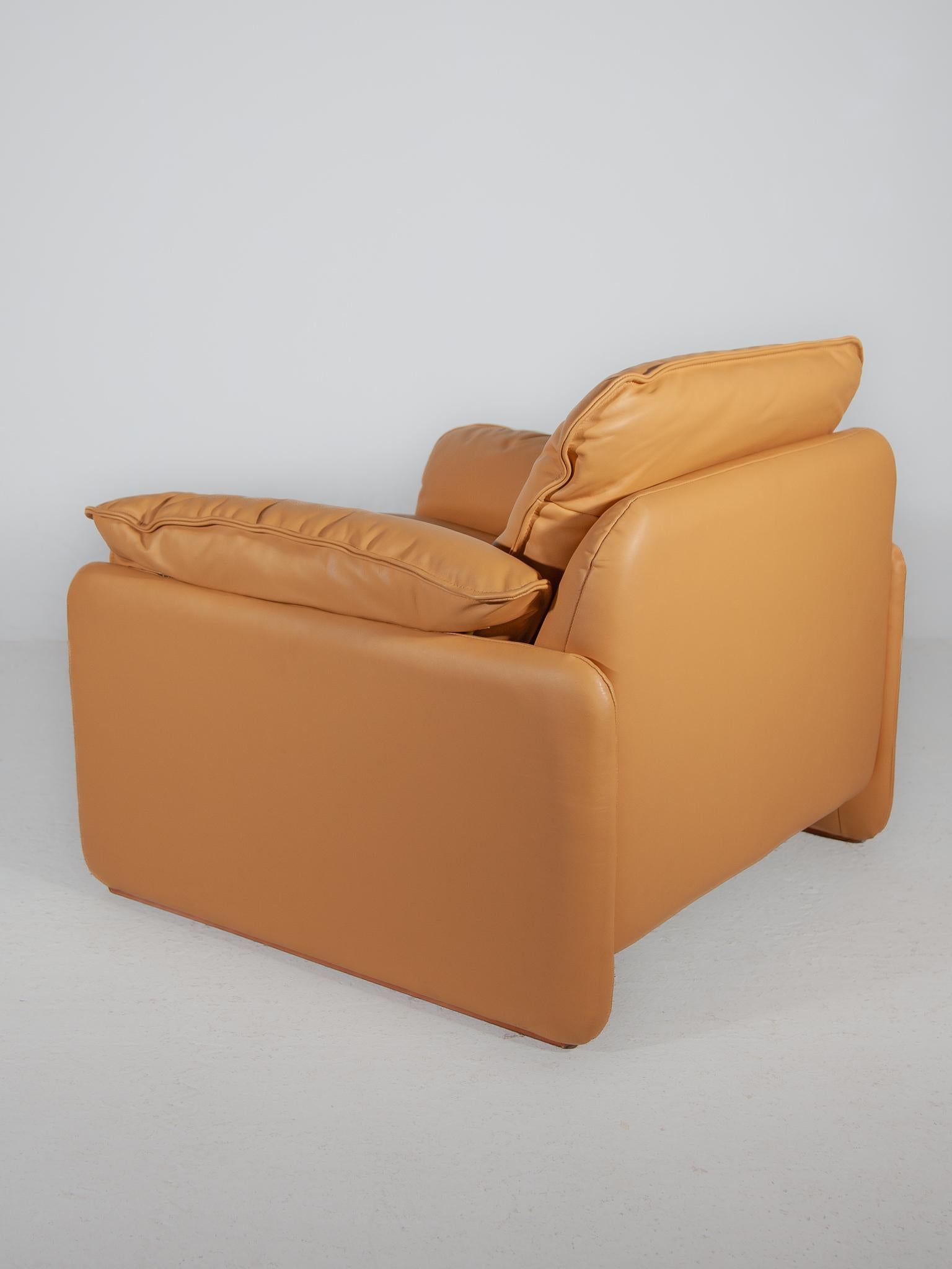 Ensemble de 2 fauteuils Ds-61 en cuir camel conçus par De Sede, 1970 en vente 2