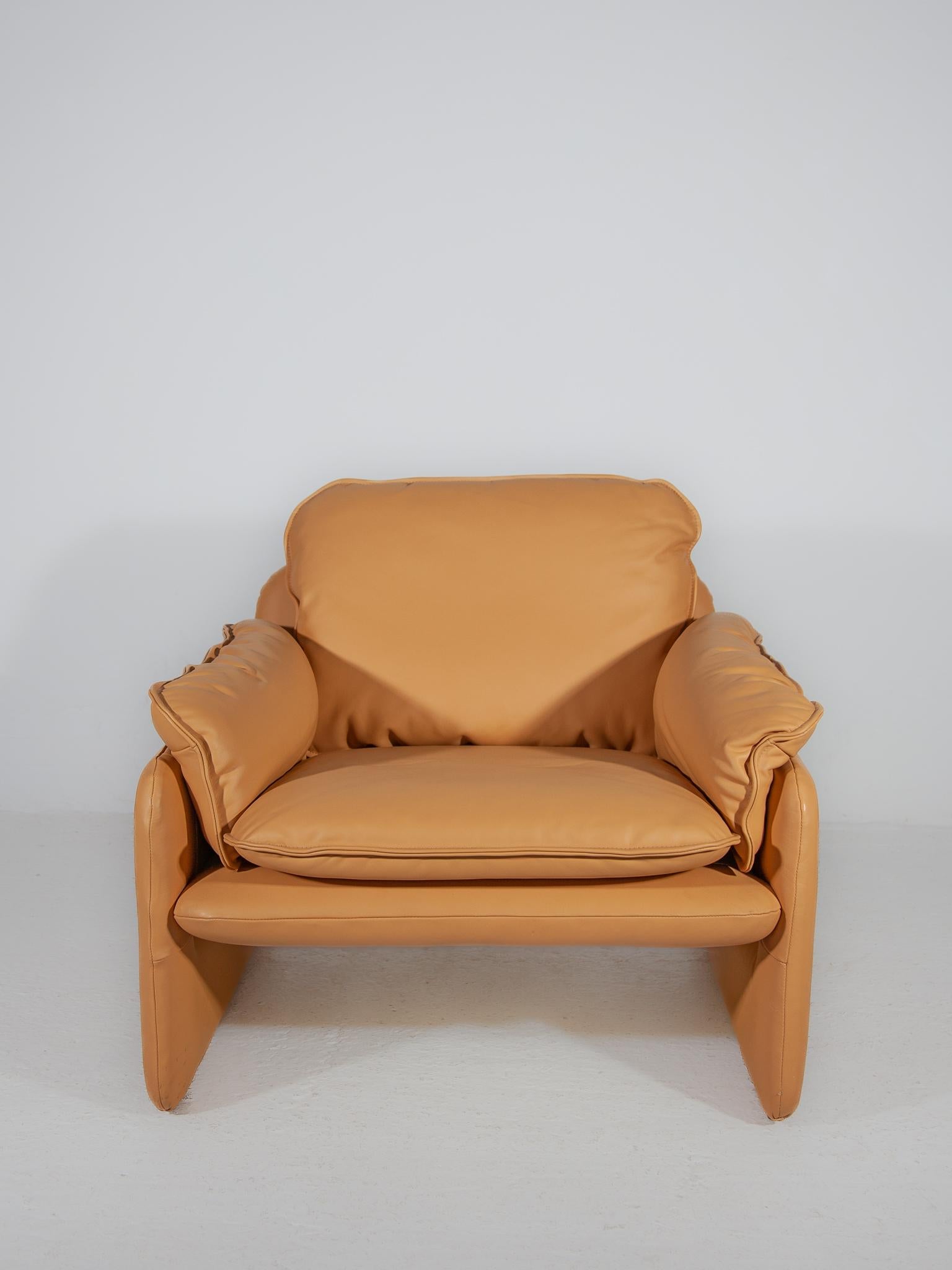 Fait main Ensemble de 2 fauteuils Ds-61 en cuir camel conçus par De Sede, 1970 en vente