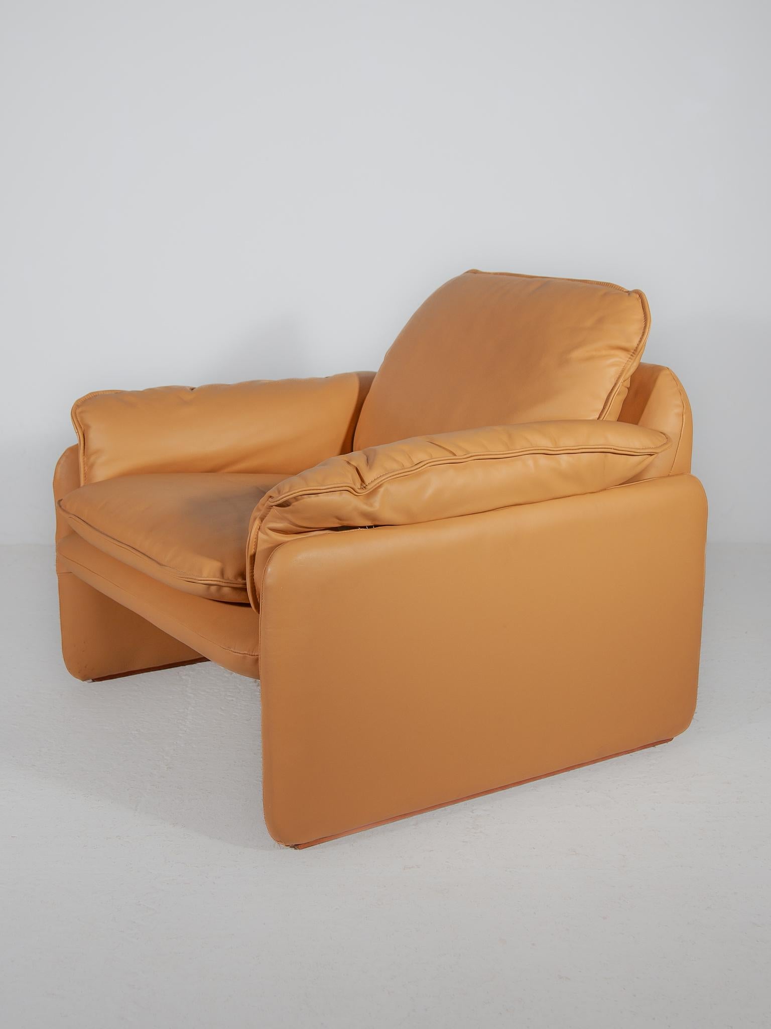 Cuir Ensemble de 2 fauteuils Ds-61 en cuir camel conçus par De Sede, 1970 en vente
