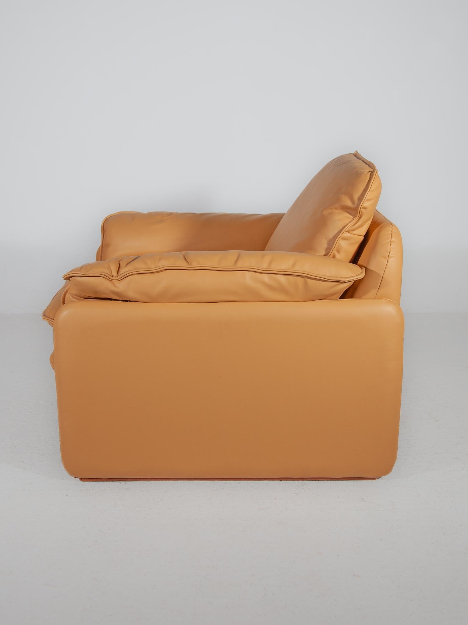 Ensemble de 2 fauteuils Ds-61 en cuir camel conçus par De Sede, 1970 en vente 1