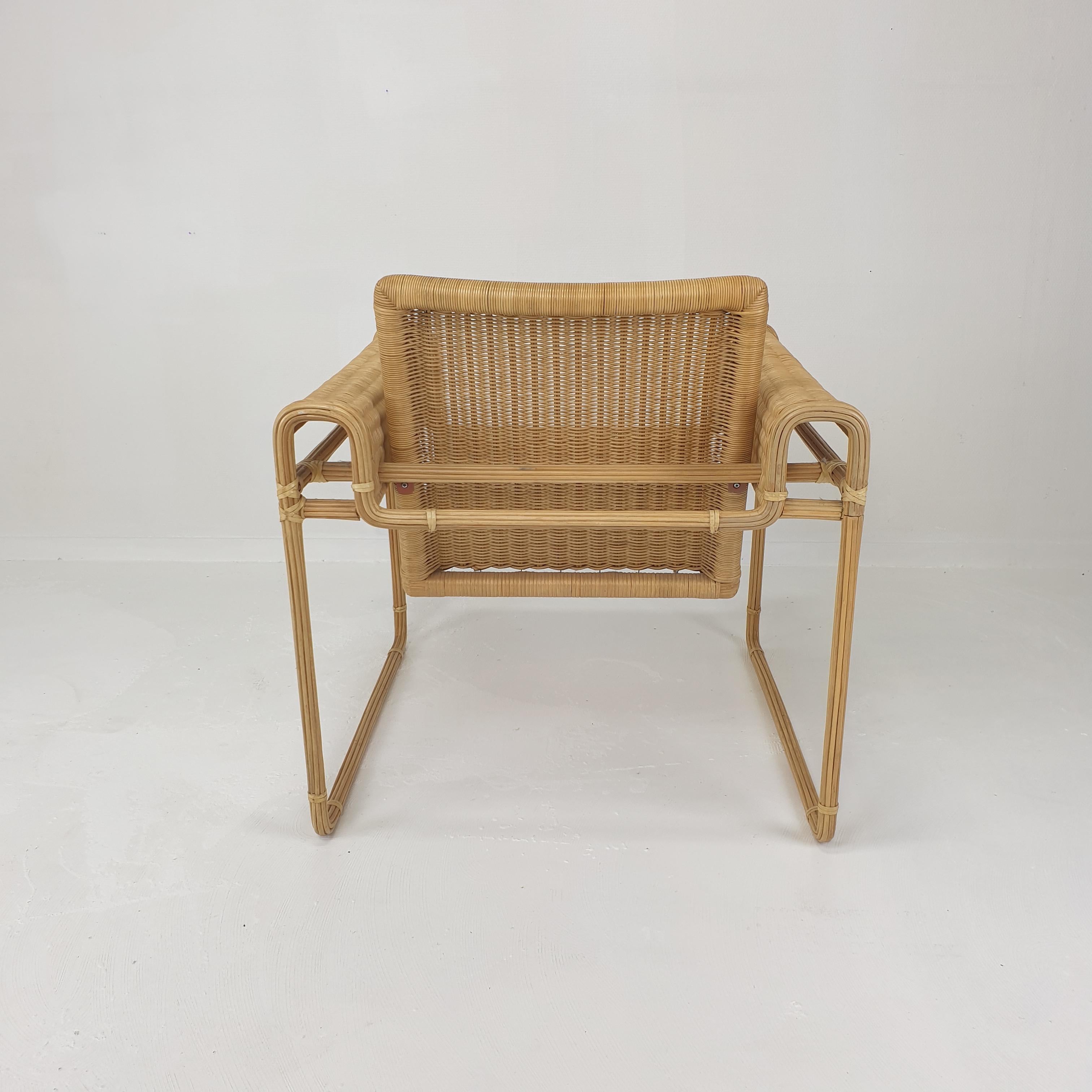 Set of 2 Dutch Wicker Chairs, 1970's For Sale 1