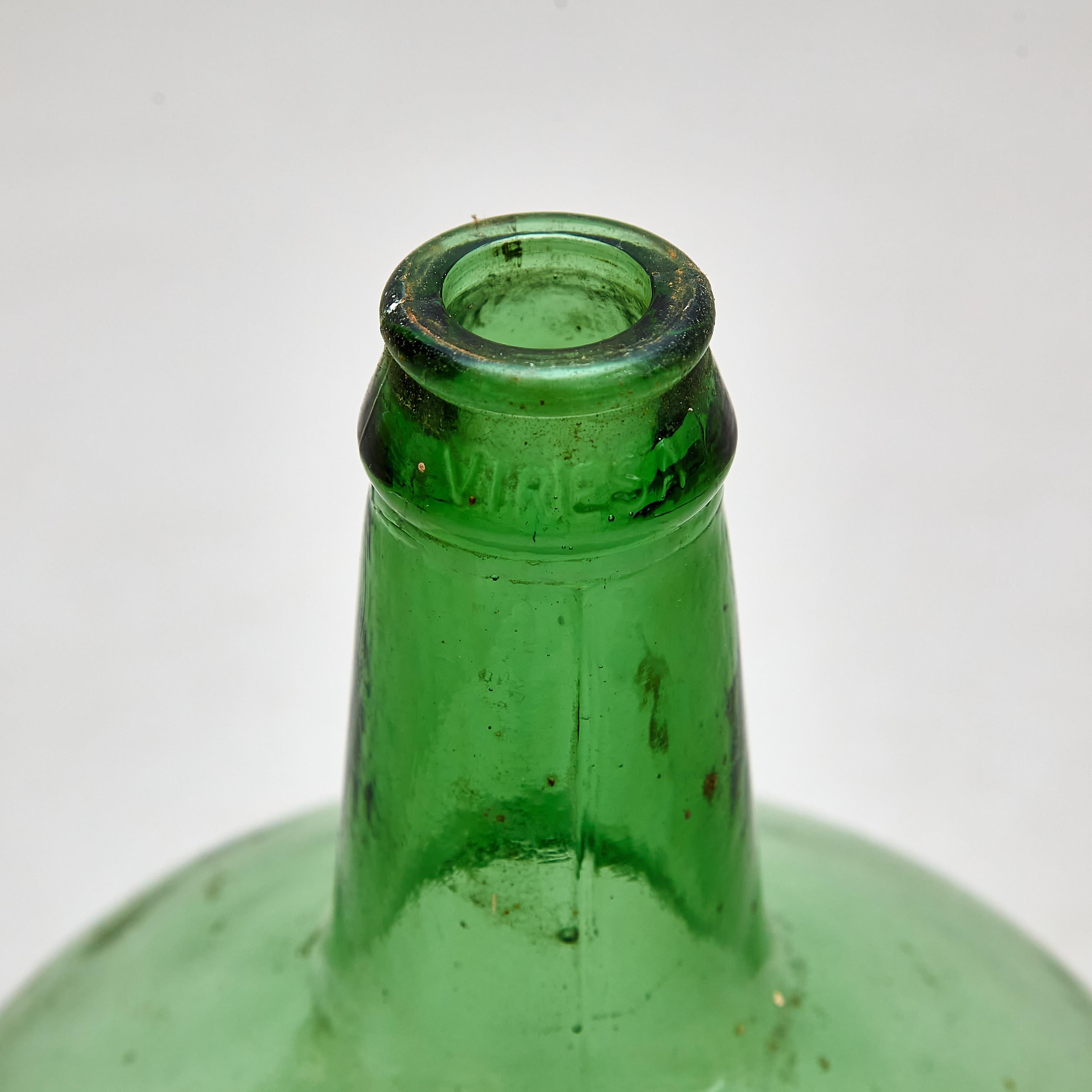Ensemble de 2 vases à bouteilles en verre espagnol du début du 20e siècle, vers 1940 en vente 2