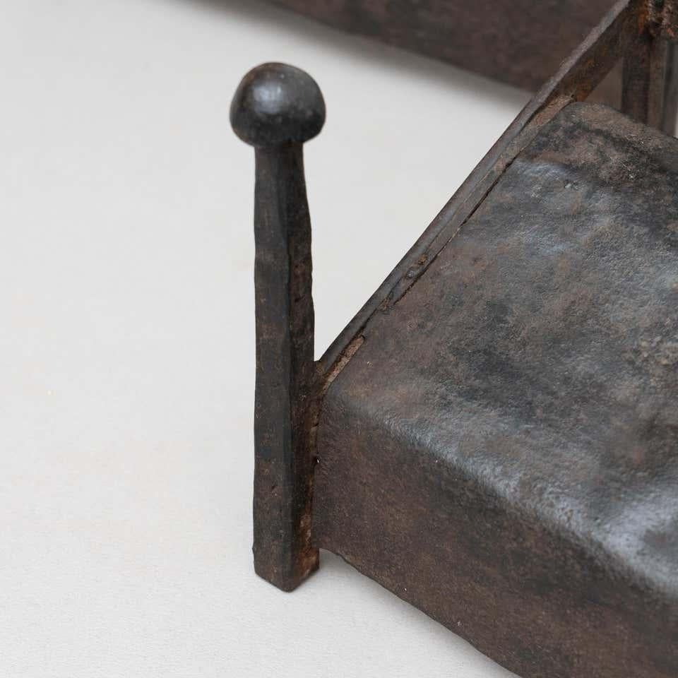 Ensemble de 2 chauffe-pieds en métal du début du 20e siècle en vente 5