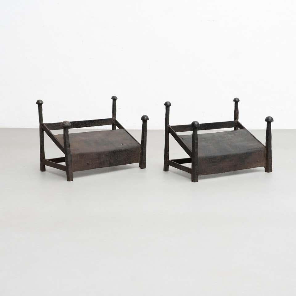 Mid-Century Modern Ensemble de 2 chauffe-pieds en métal du début du 20e siècle en vente