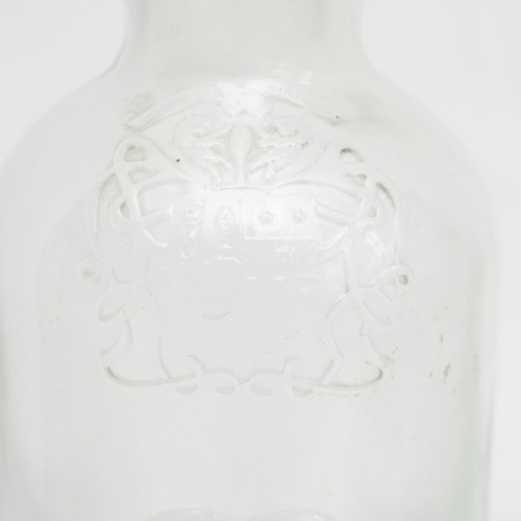 Juego de 2 botellas de vidrio rústico de principios del siglo XX en venta 5