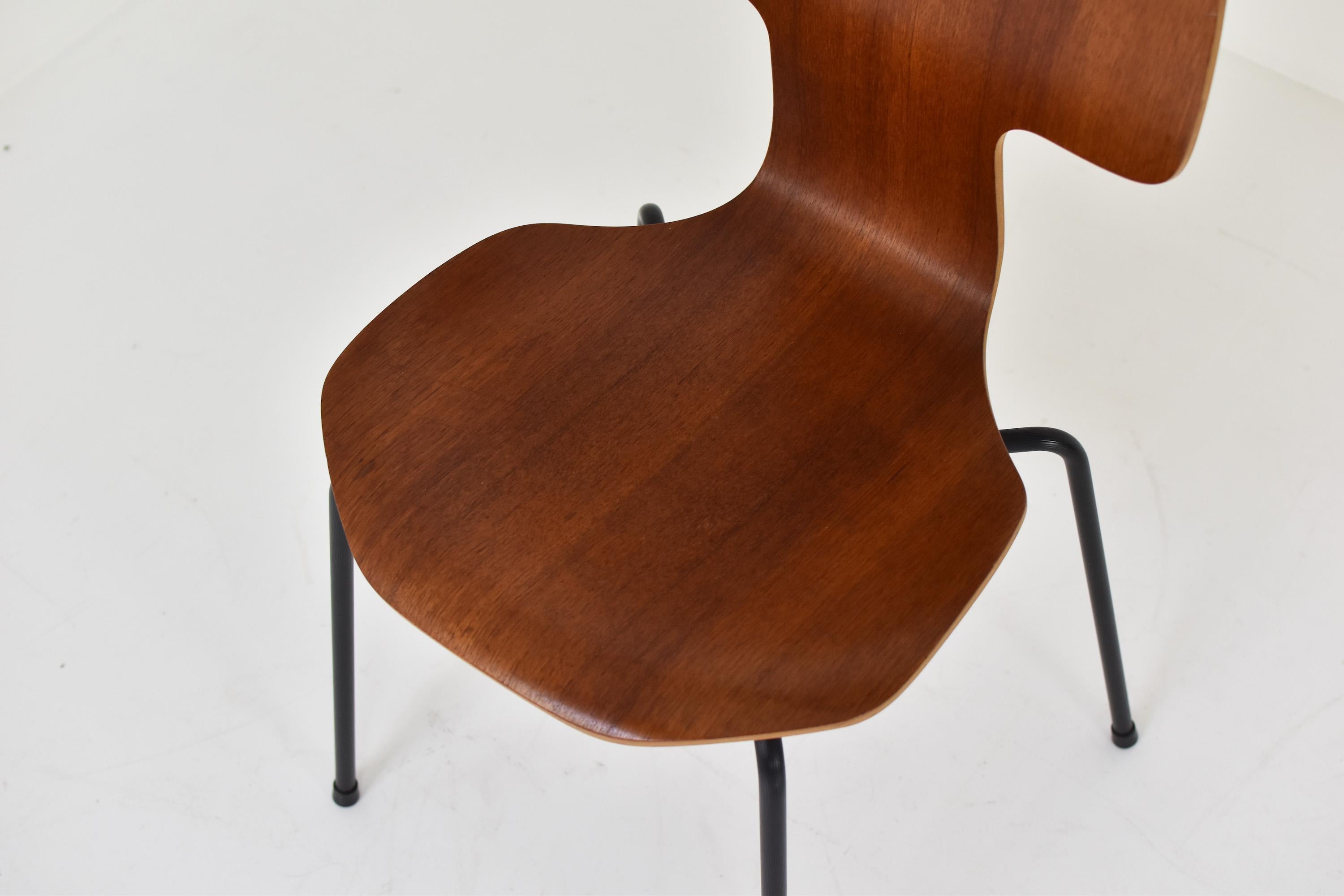 Mid-20th Century Set of 2 Early ‘Hammer’ Chairs by Arne Jacobsen for Fritz Hansen, Denmark 1960’s
