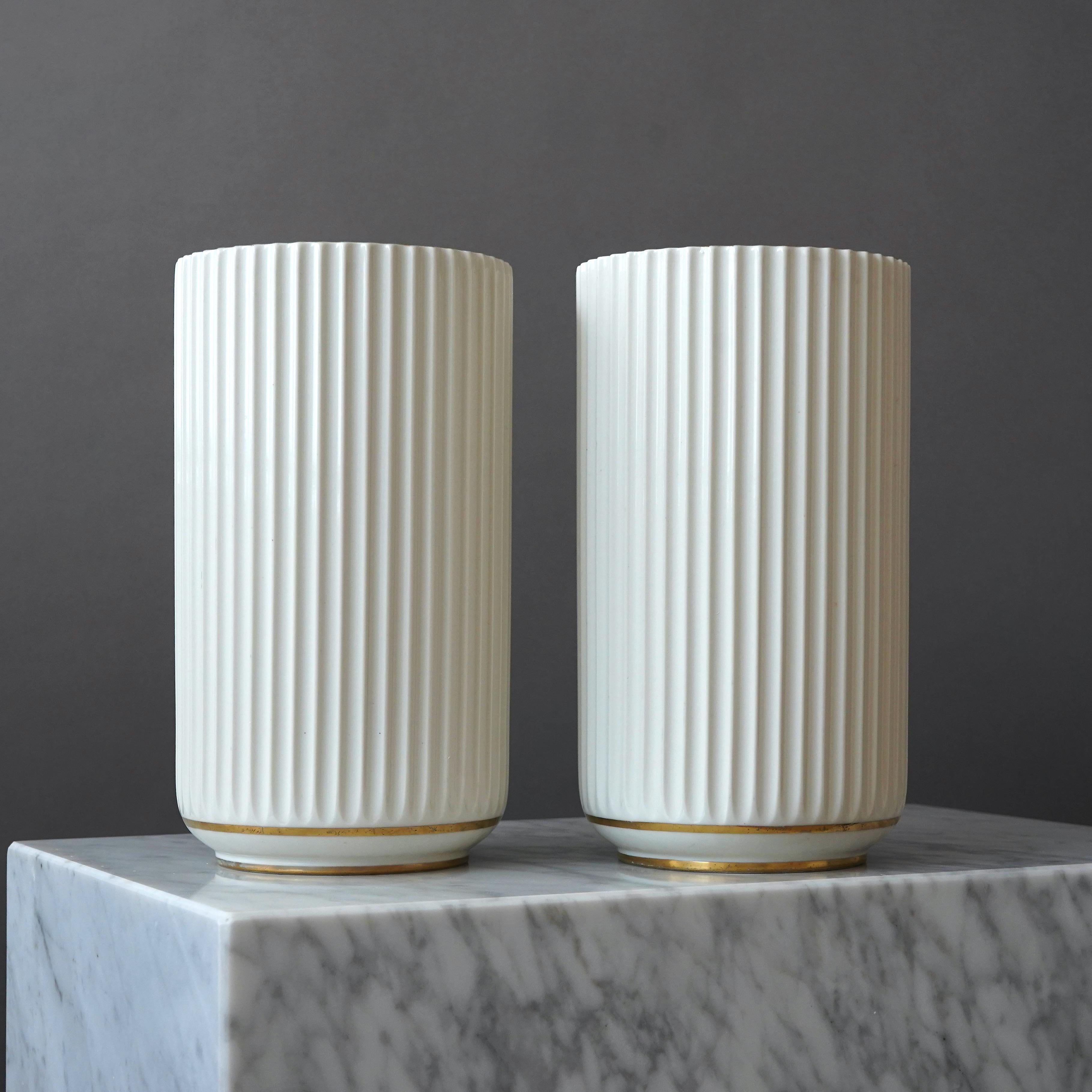 Ensemble de 2 vases en porcelaine Lyngby Porcelain à décor doré, 1936-1940, Danemark en vente 3