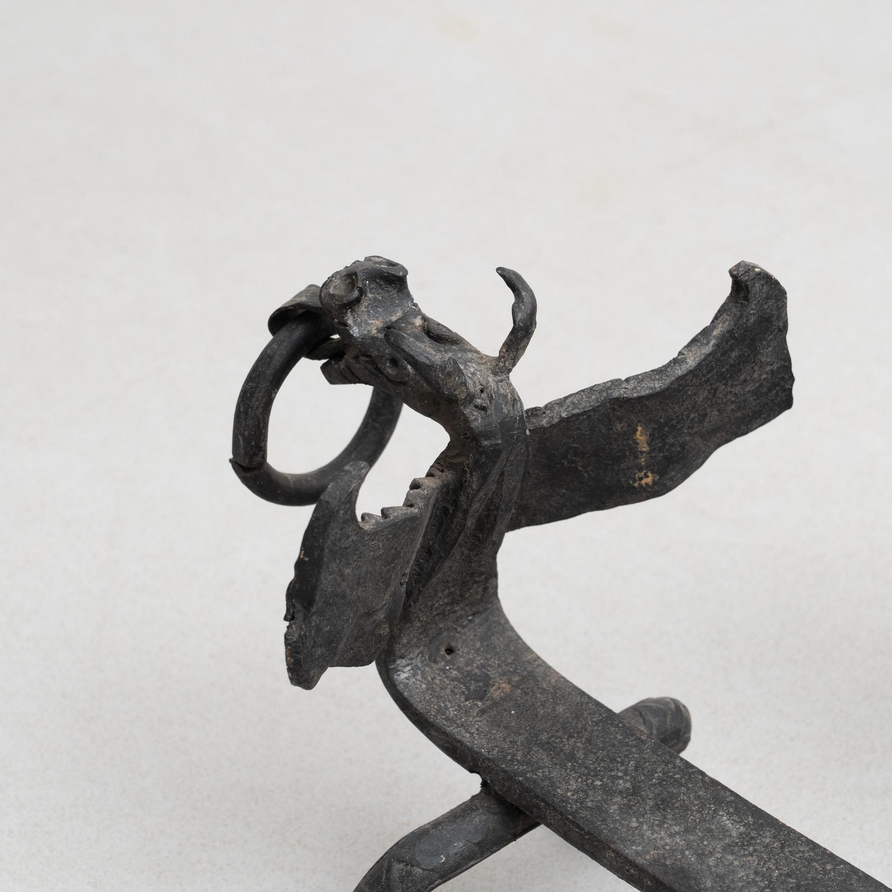 Ensemble de 2 porte-flammes en métal en forme de dragon du début du XXe siècle en vente 2