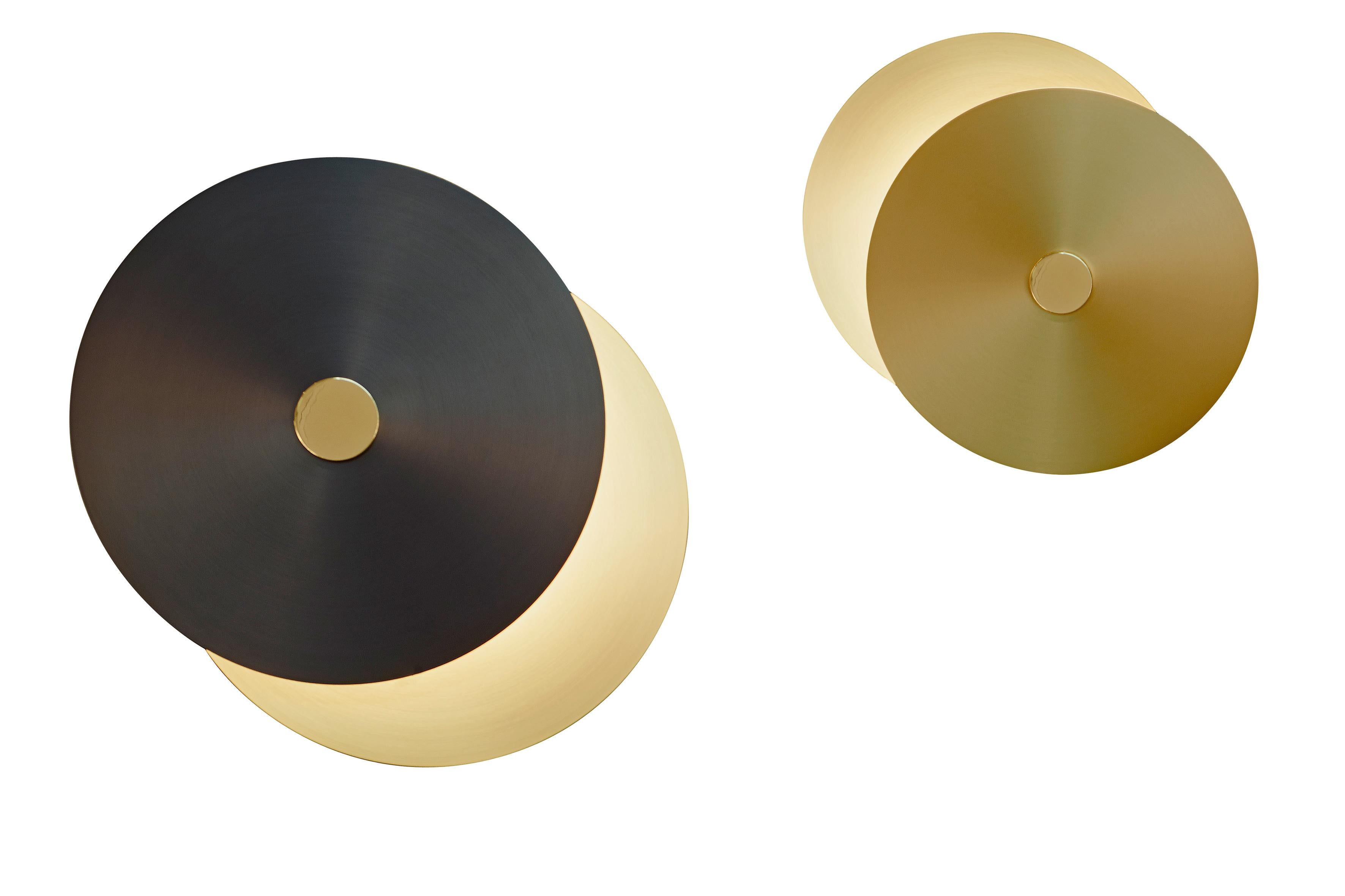 Set of 2 Eclipse XS and XL wall lights by Hervé Langlais
Dimensions: D 46 x W 6.8 x H 38 cm and D 34 x W 6.8 x H 28 cm
Materials: solid brass.
Others finishes are available.

All our lamps can be wired according to each country. If sold to the